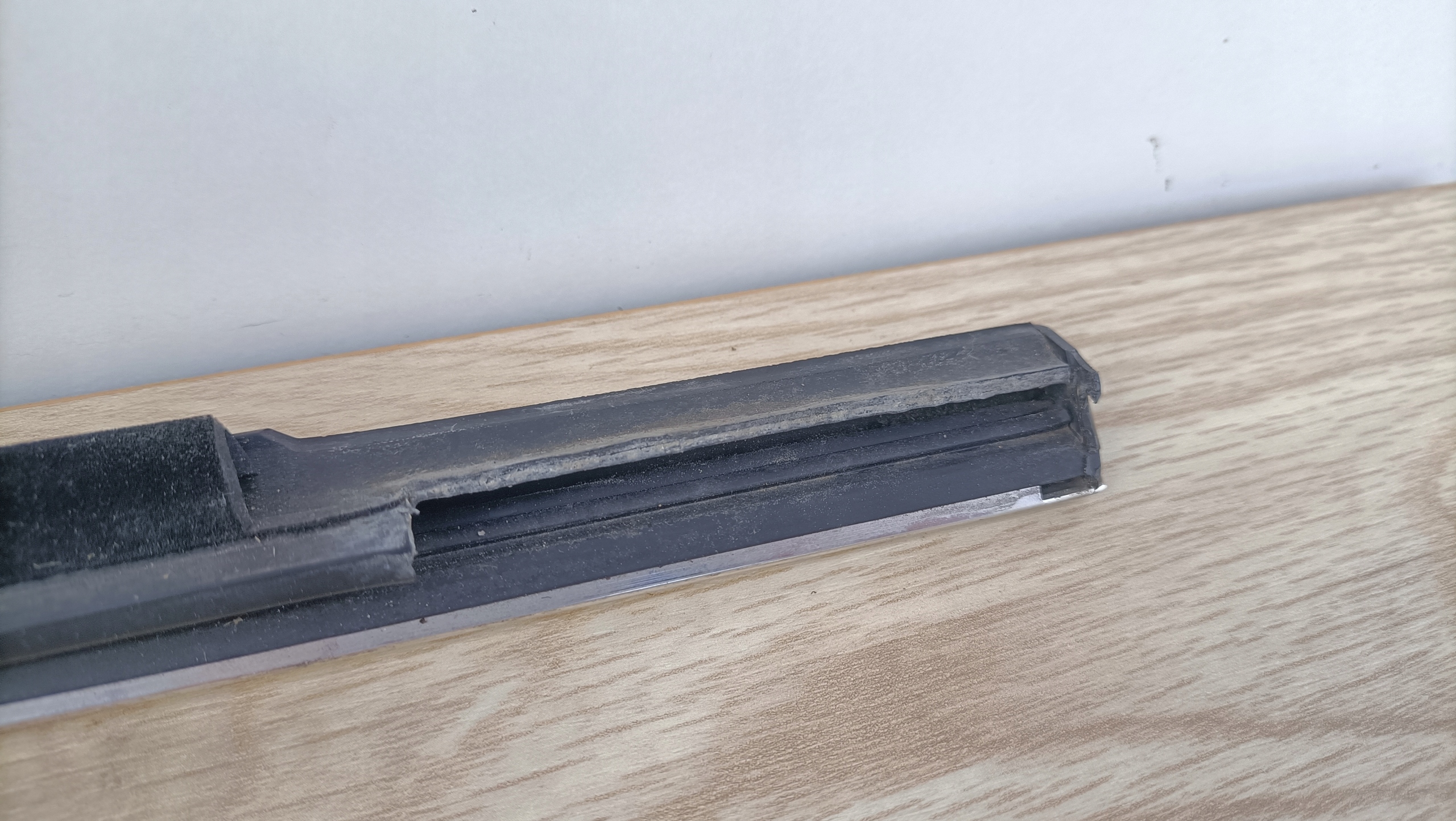 VW PASSAT B6 moulding dust windows door right front K117/DF628