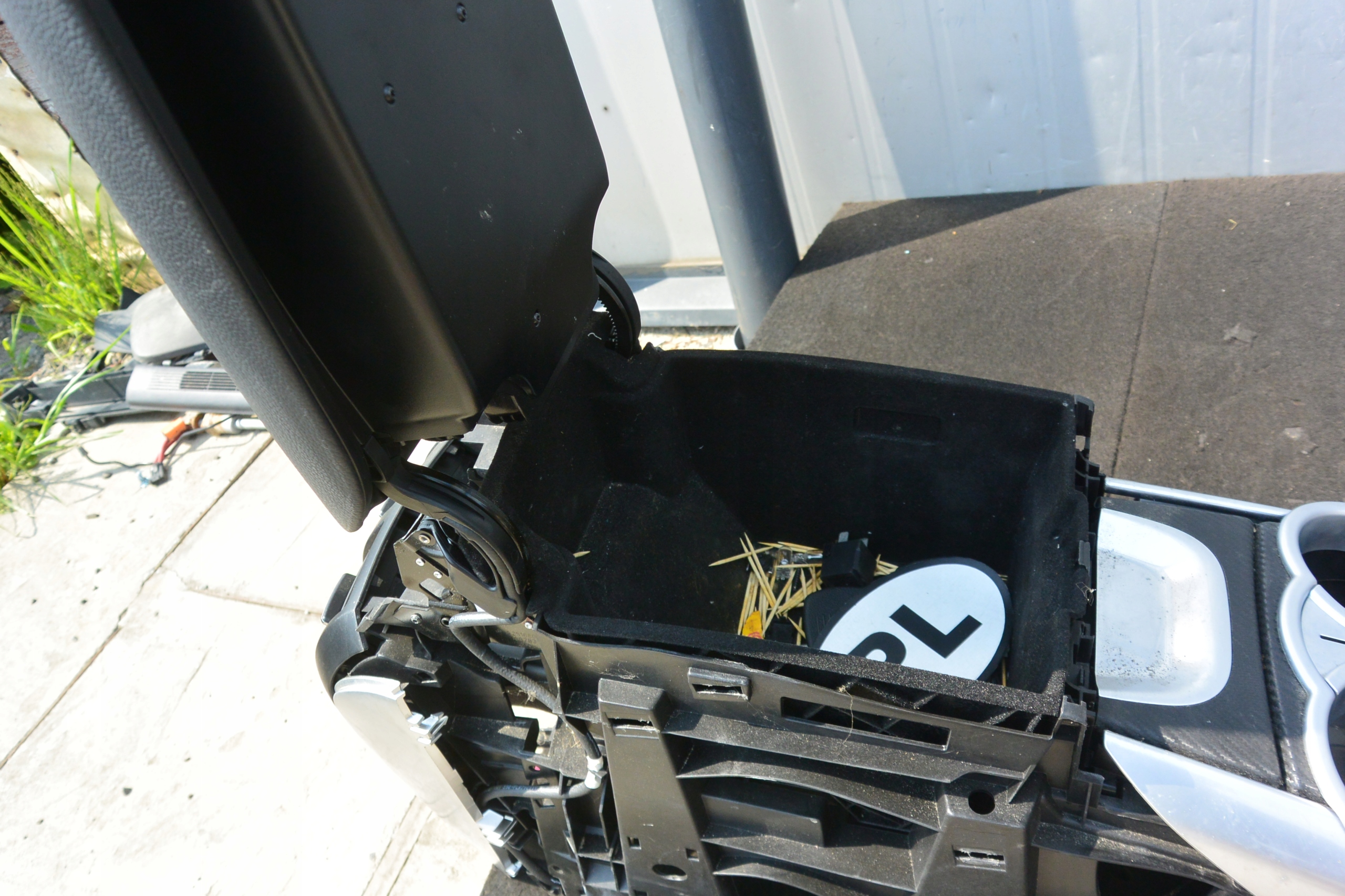 TUNEL central front leather MERCEDES R W251