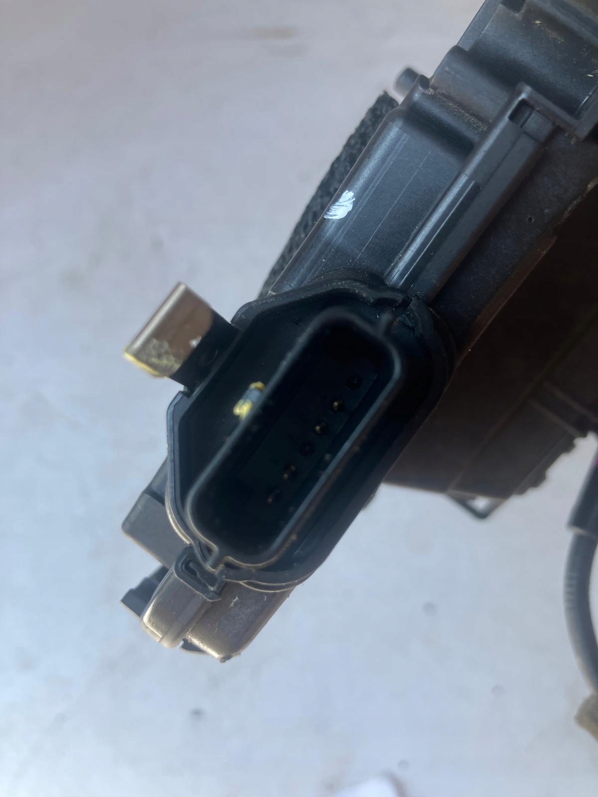 lock door right rear part RENAULT CLIO V 825007311R