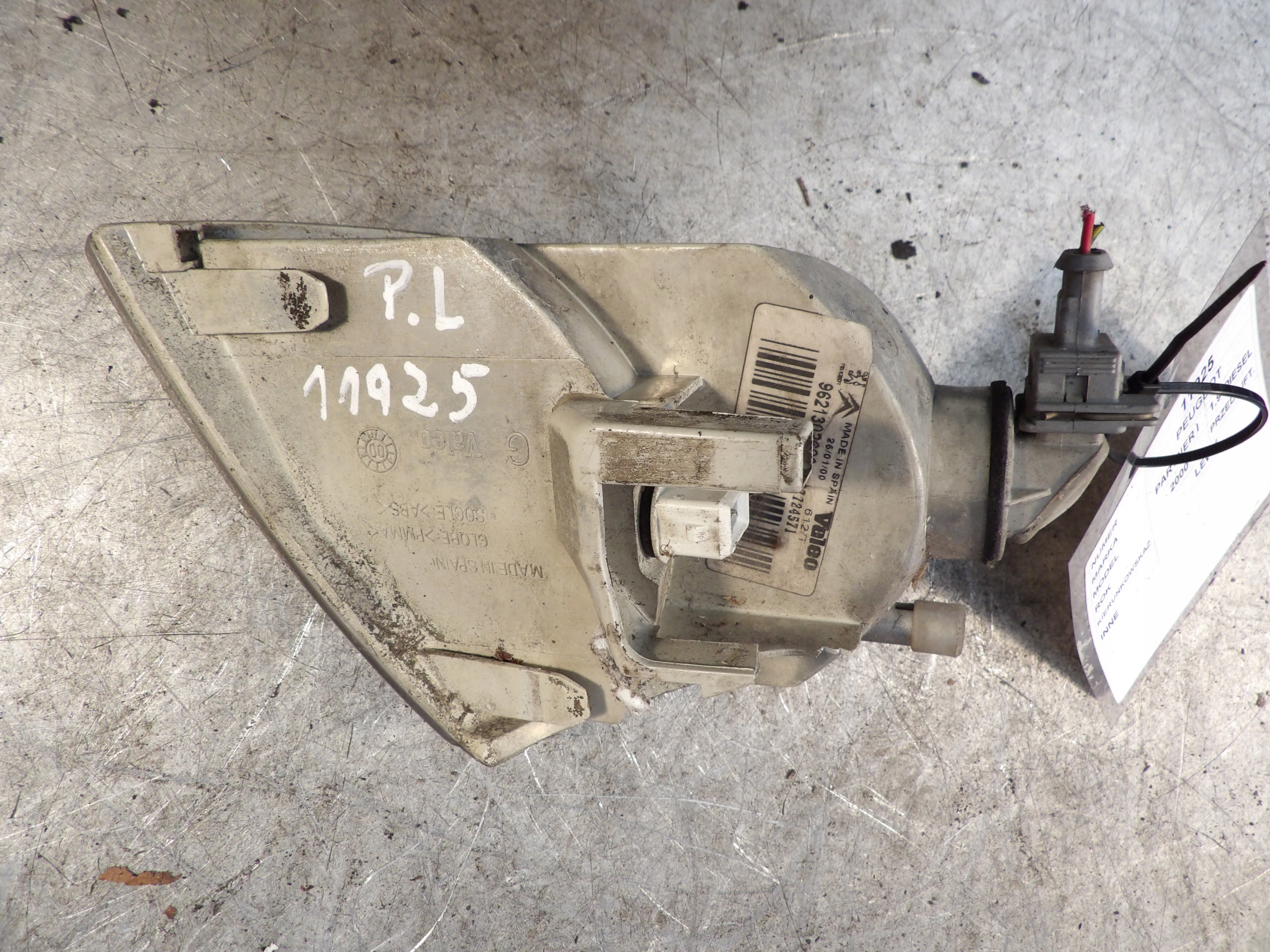 Peugeot Partner and indicator left 9621302680 67724571
