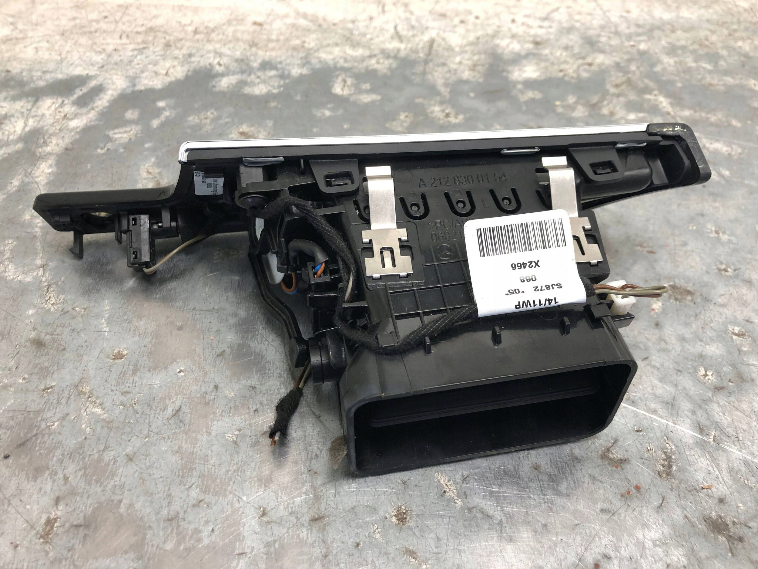 grid air conditioning devices left front MERCEDES W212 A2126800193