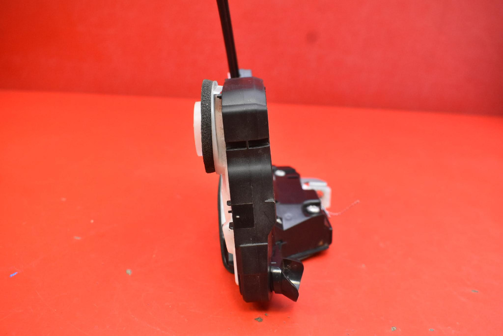 lock door right front front EU TOYOTA BZ4X 22