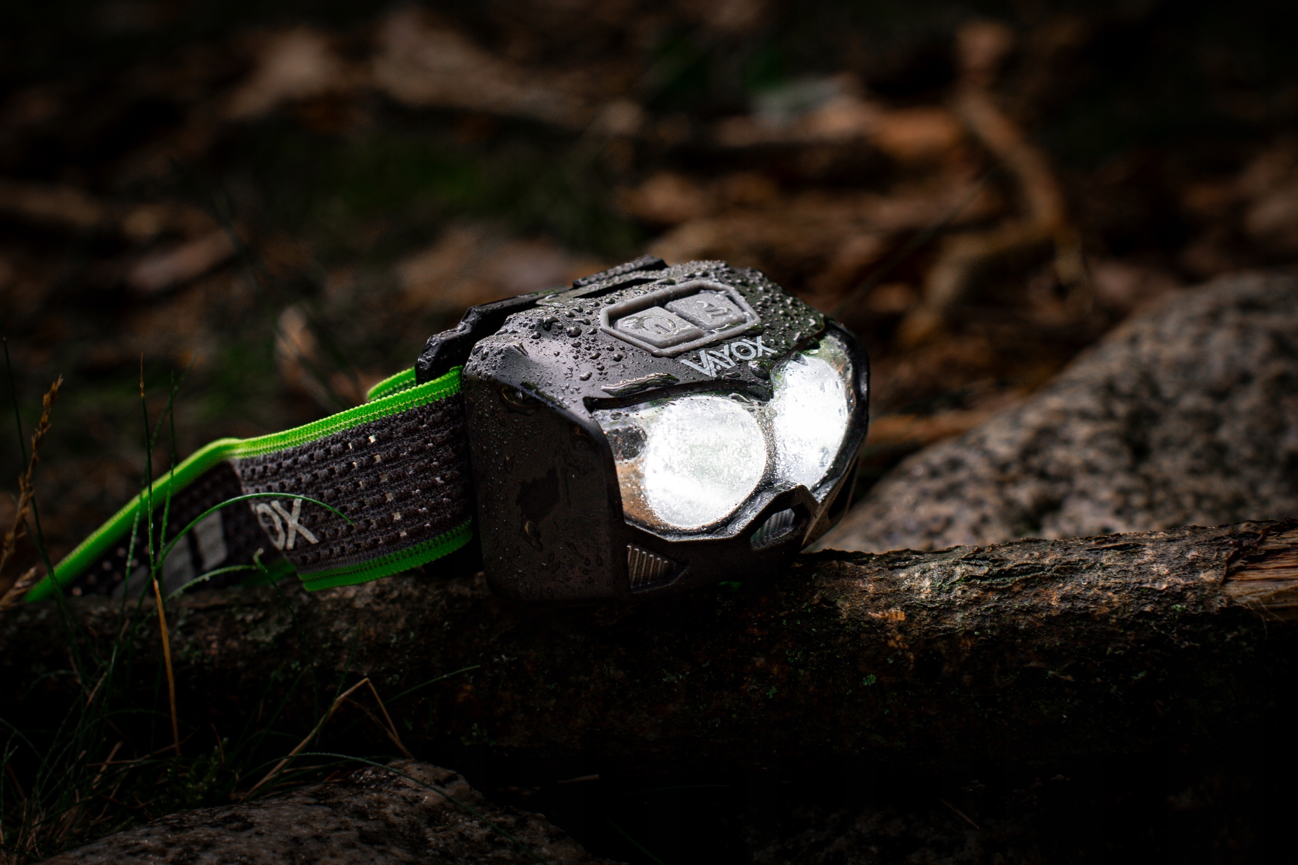 WODOODPORNA CZOŁÓWKA MOCNA LATARKA CZOŁOWA AKUMULATOROWA + BATERIE LED SOS Rodzaj latarka