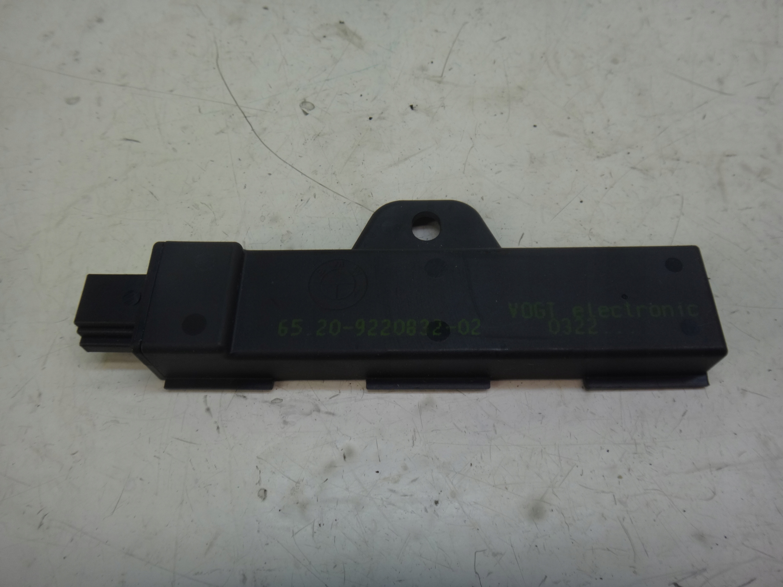 ANTENA DOSTĘPU KOMFORT BMW F01 F06 F07 F10 F20 F30 F32 G30 G12 G32 F15 F16 Jakość części (zgodnie z GVO) O - oryginał z logo producenta pojazdu (OE)