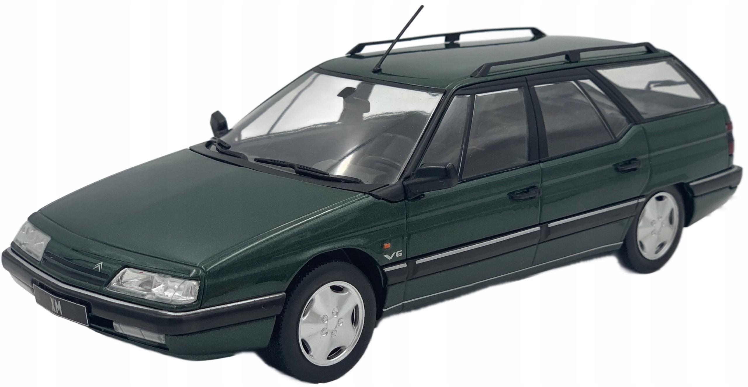 Citroen XM Break 1991 model 124194 WhiteBox 1:24
