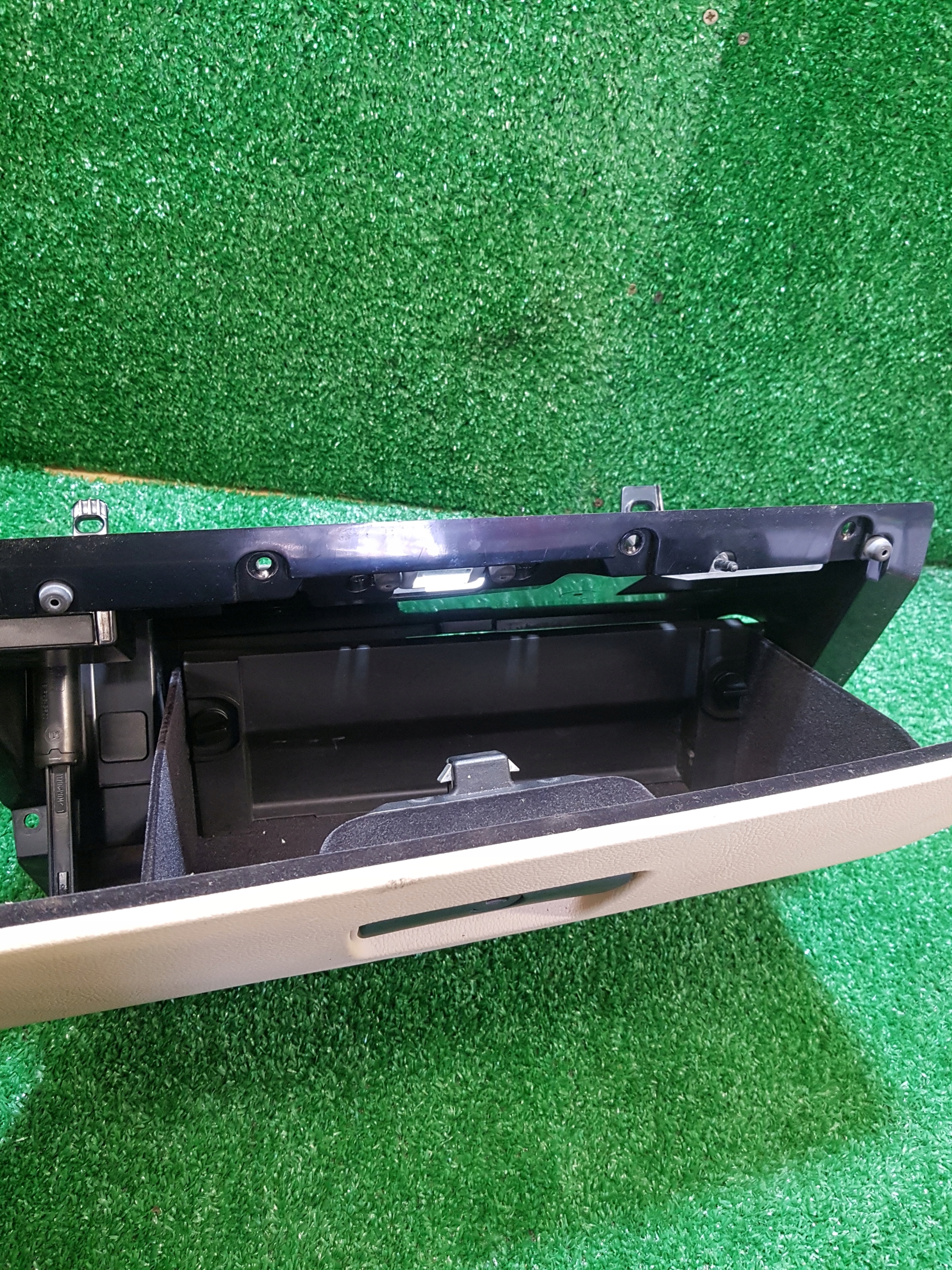pretinac suvozača suvozača BMW E90 51167075479