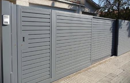 Ceownik C1-300x20 z bl 1,5 - ogrodzenie palisadowe Szerokość 300 mm