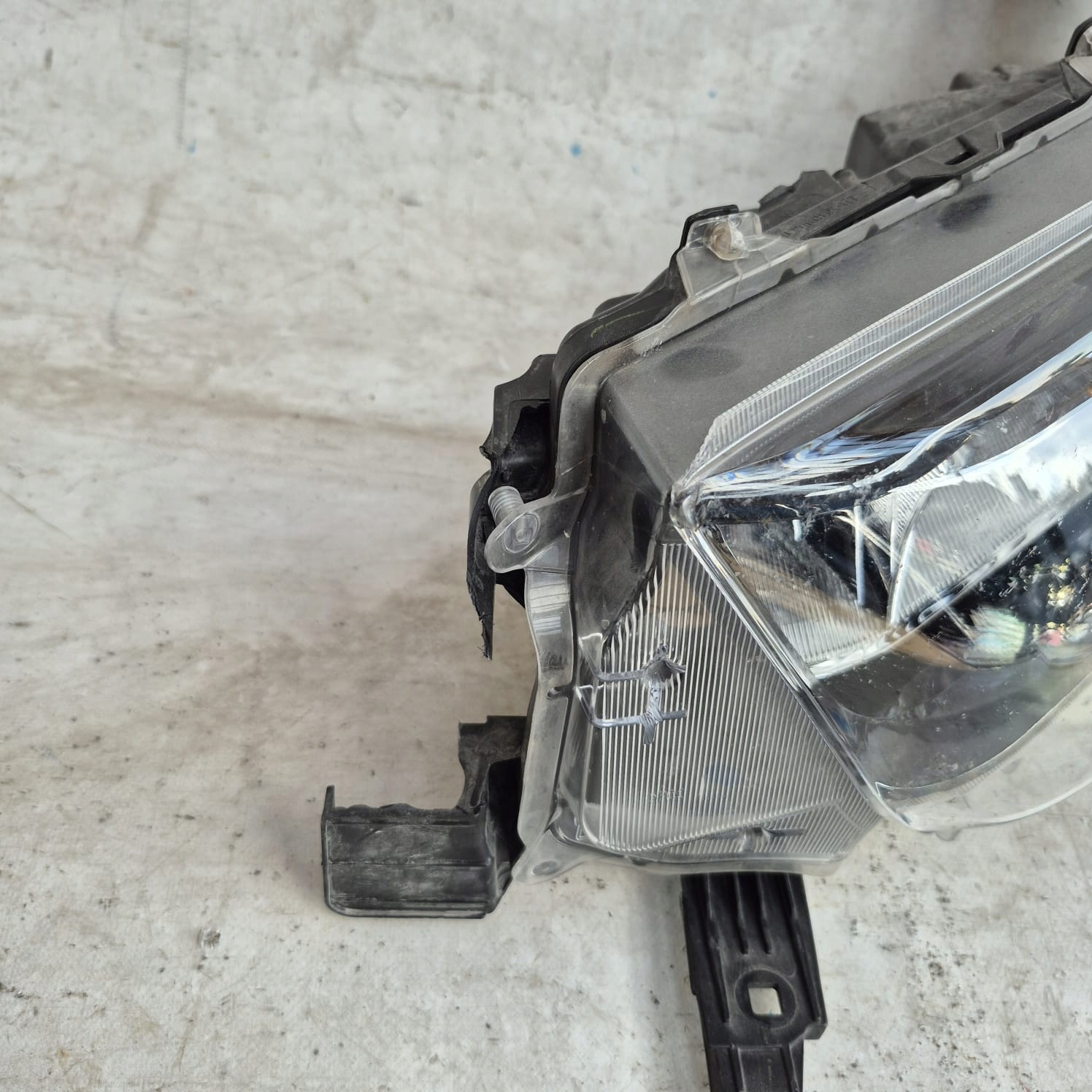 TOYOTA HILUX VIII 8 LIFT 20- light left front front