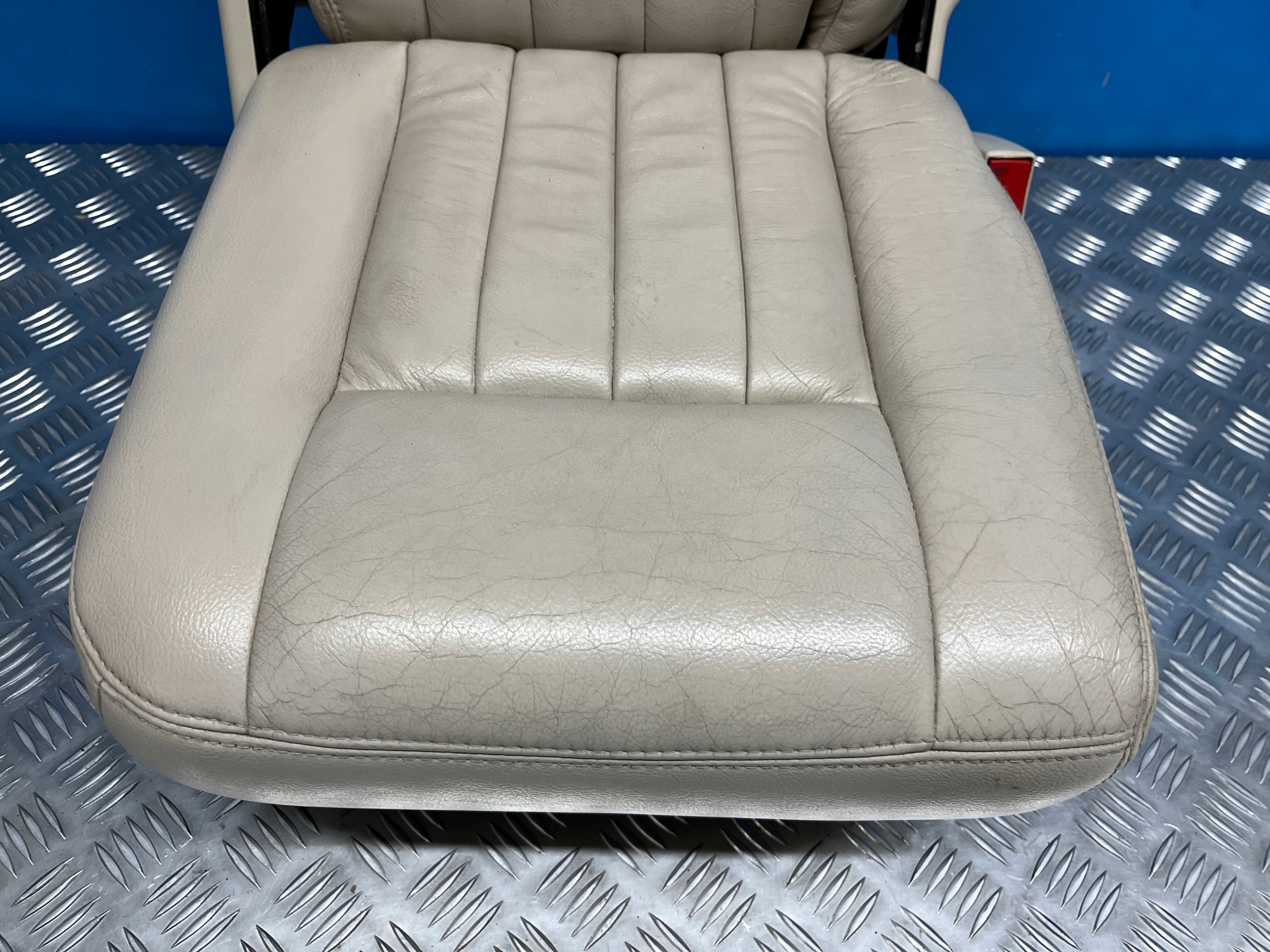 LINCOLN NAVIGATOR II 03- диван кресло 3