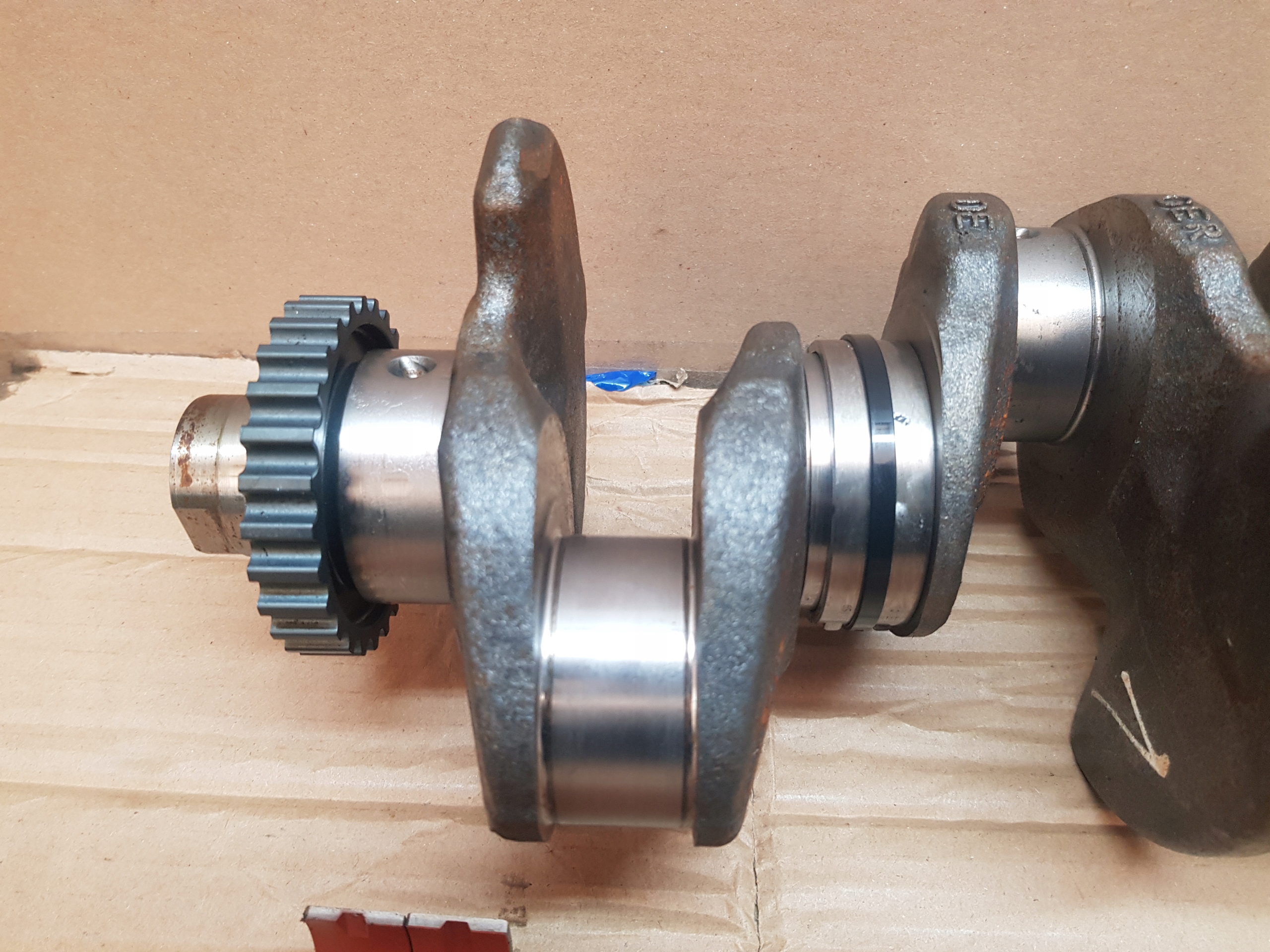 VW AUDI WAŁ KORBOWY 04LA NOMINAŁ Z PANEWKAMI Numer katalogowy części 04LA