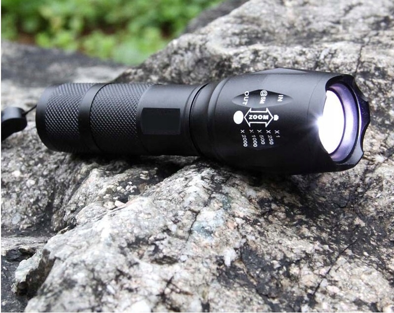 MOCNA LATARKA TAKTYCZNA LED USB WOJSKOWA AKUMULATOR ZOOM NA BIWAK KEMPING Kod producenta 718- Latarka Ręczna Aluminiowa