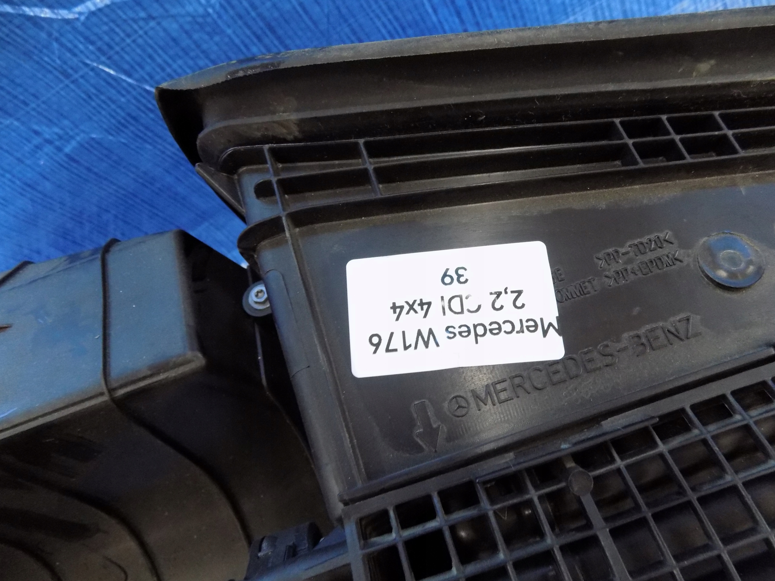 радиатор отопителя MERCEDES W176 2 A2468305101 европа