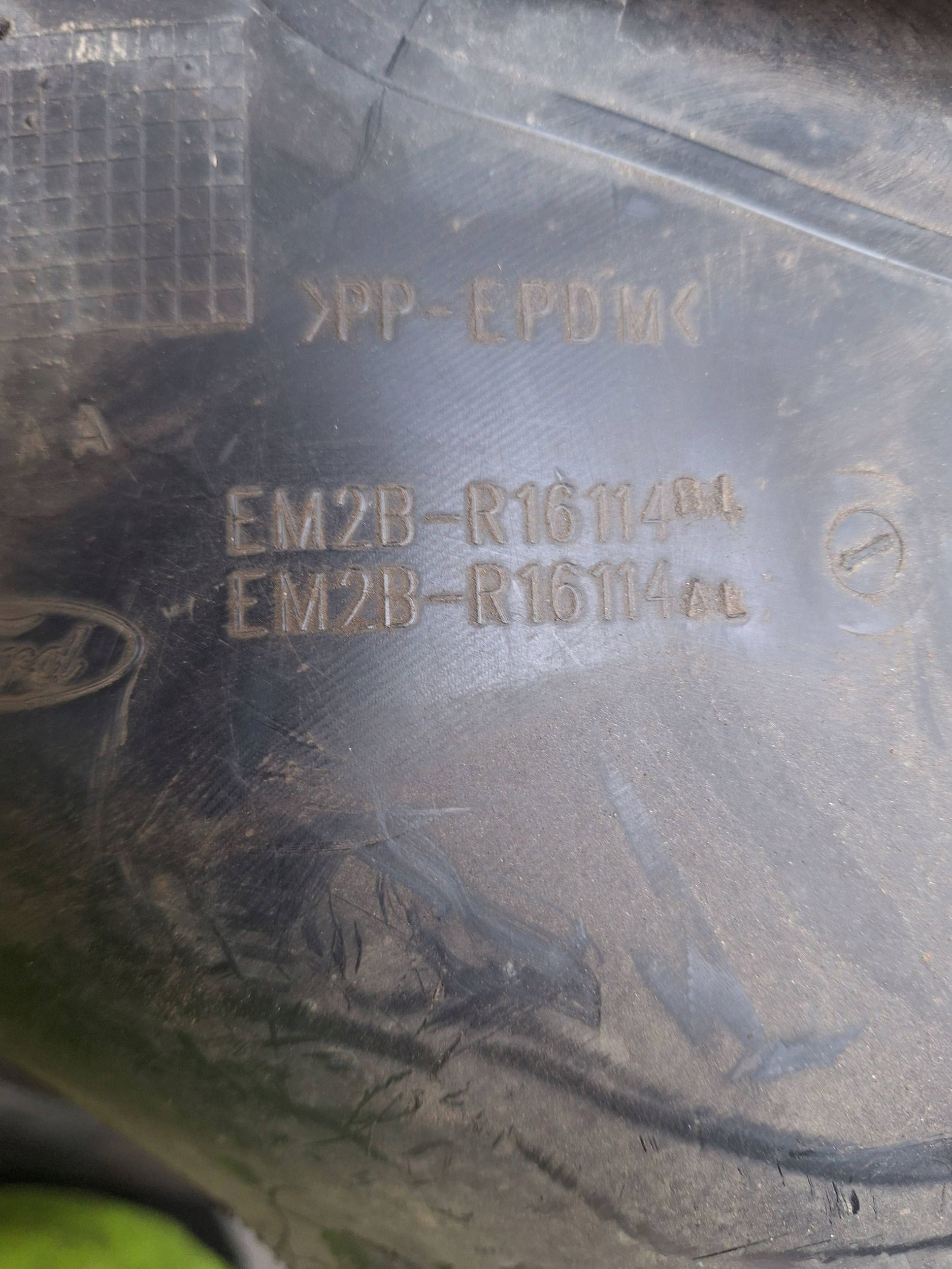 FORD S-MAX MK2 15-> podblatník předek pravé