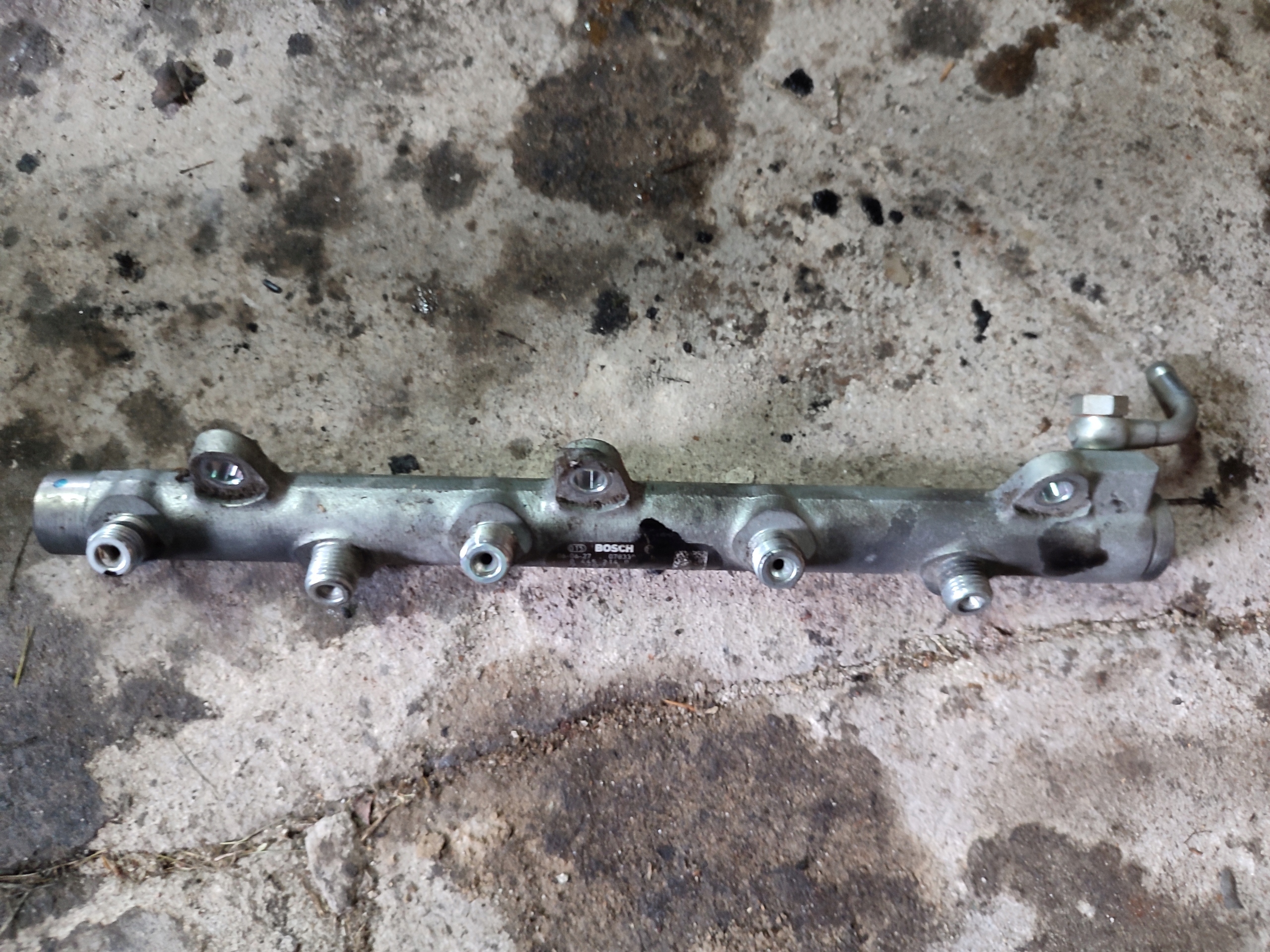 rampe injection BMW 2.0 Diesel 7787164