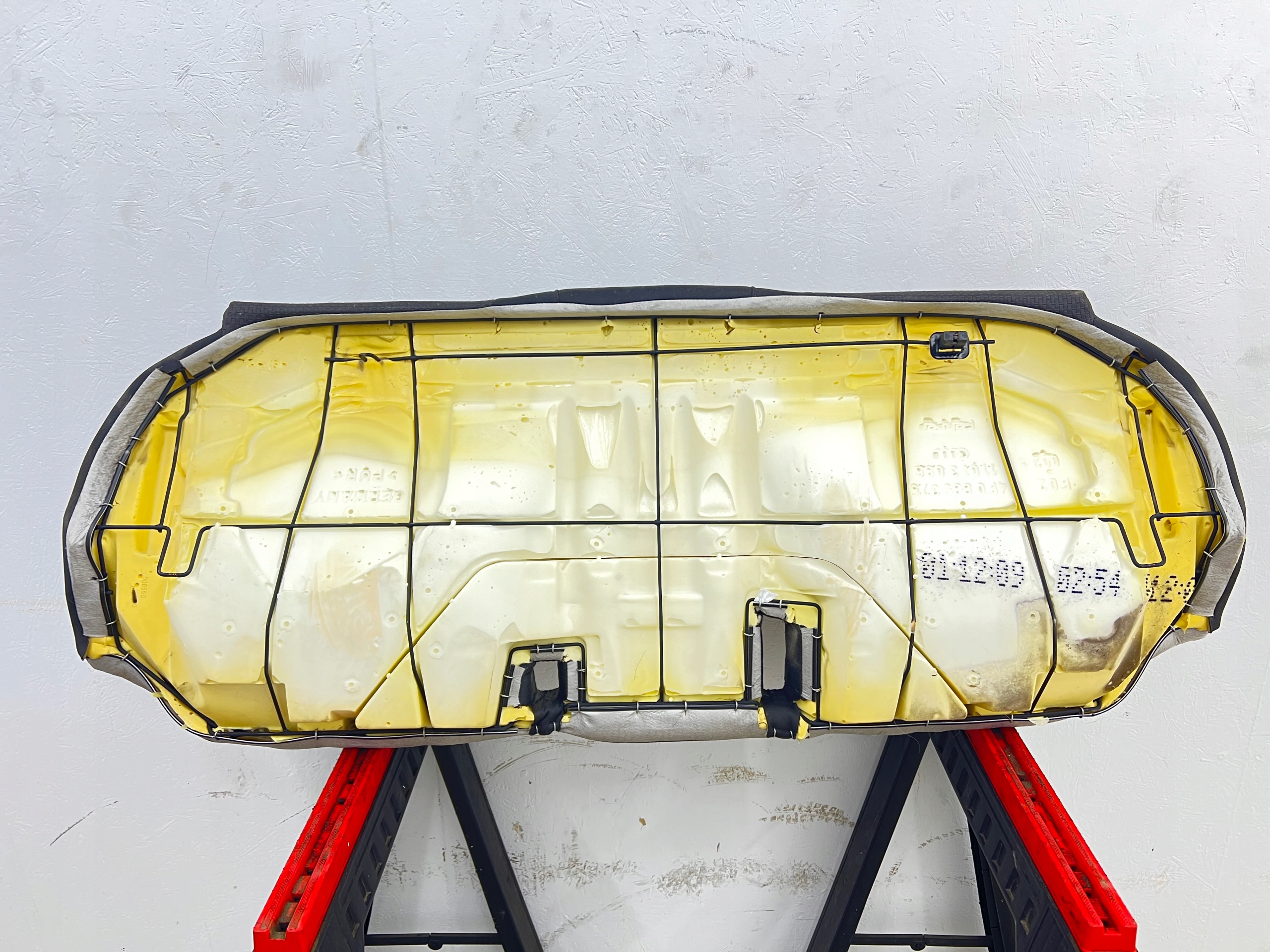 AUDI A6 C6 LIFT Sitz heck hinten 4F0885375