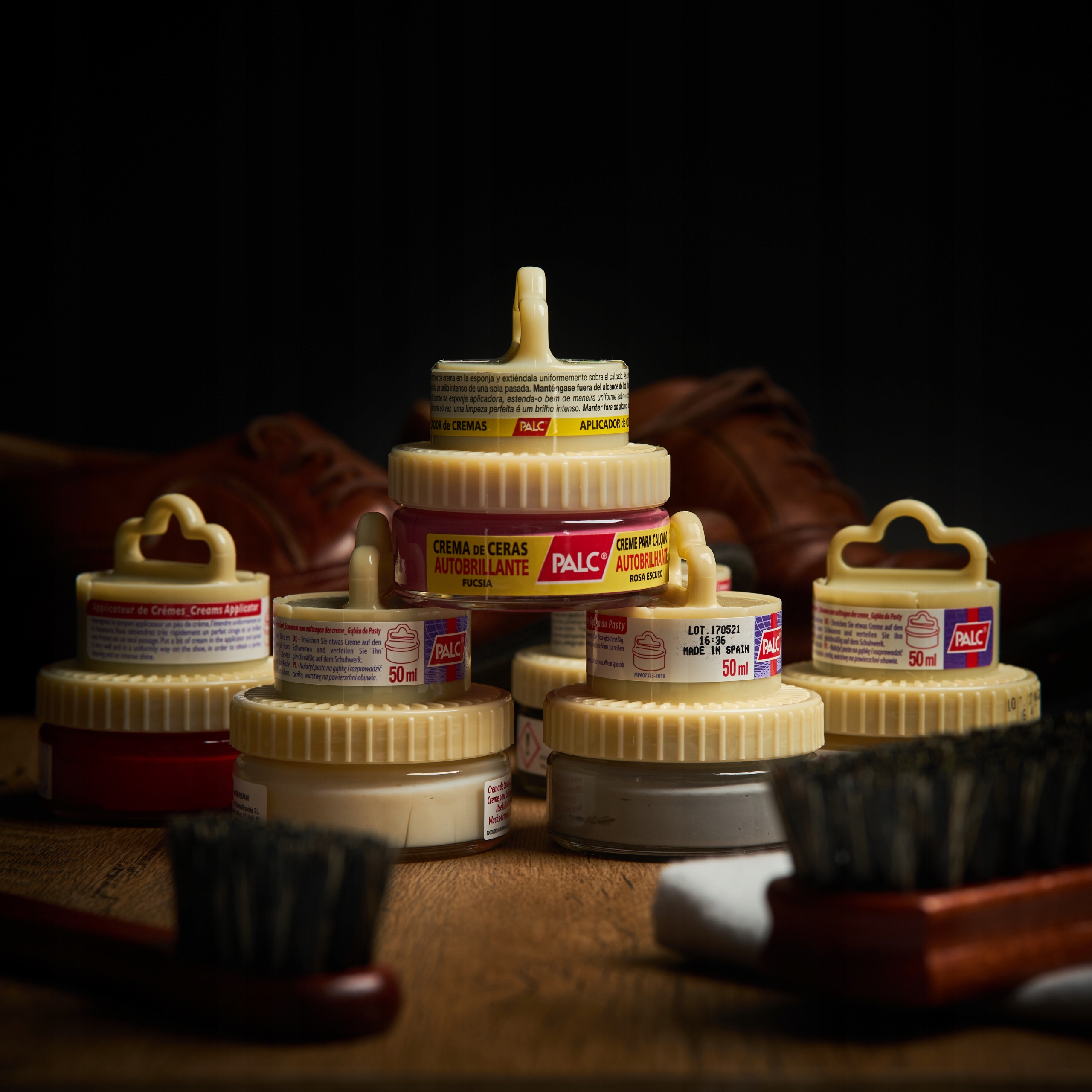 PASTA BEZBARWNA DO BUTÓW KREM Z WOSKIEM PALC 50 ml Kod producenta 999992/NEUTRAL