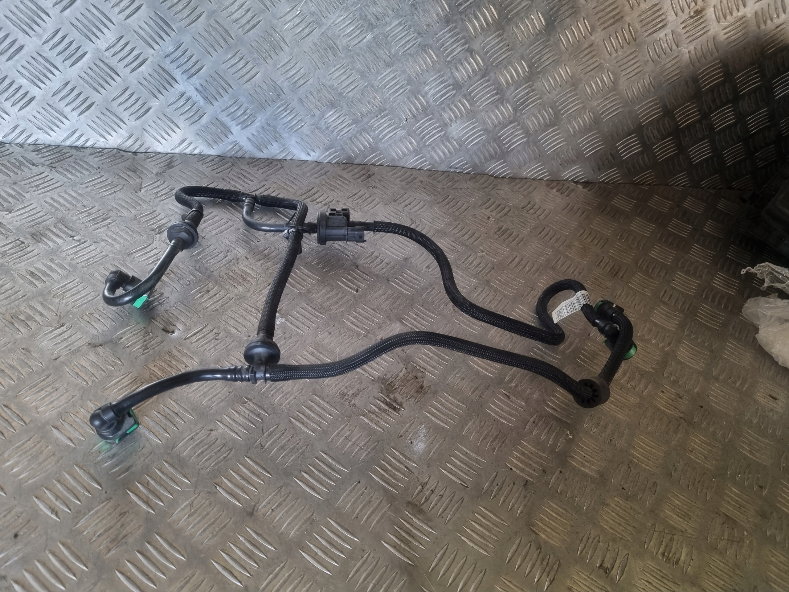JX61-9D289-CB - FORD FOCUS MK4 1.0 ECOBOOST ТОПЛИВНЫЕ ТРУБЫ
