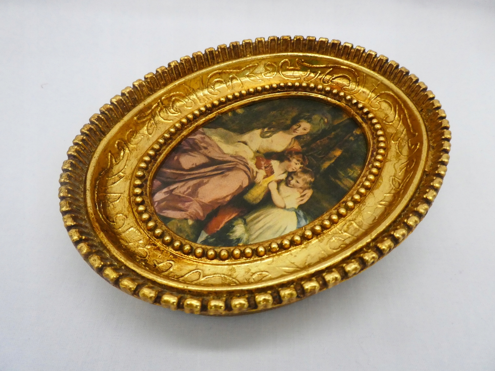 MINIATURA OBRAZEK NA ATŁASIE W OWALNEJ RAMCE 1-6004