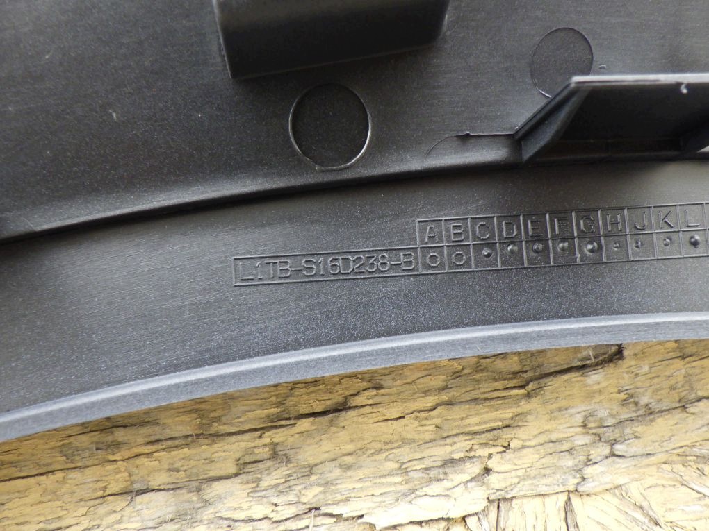 FORD PUMA MK2 II 19- modanatura parafango destro anteriore
