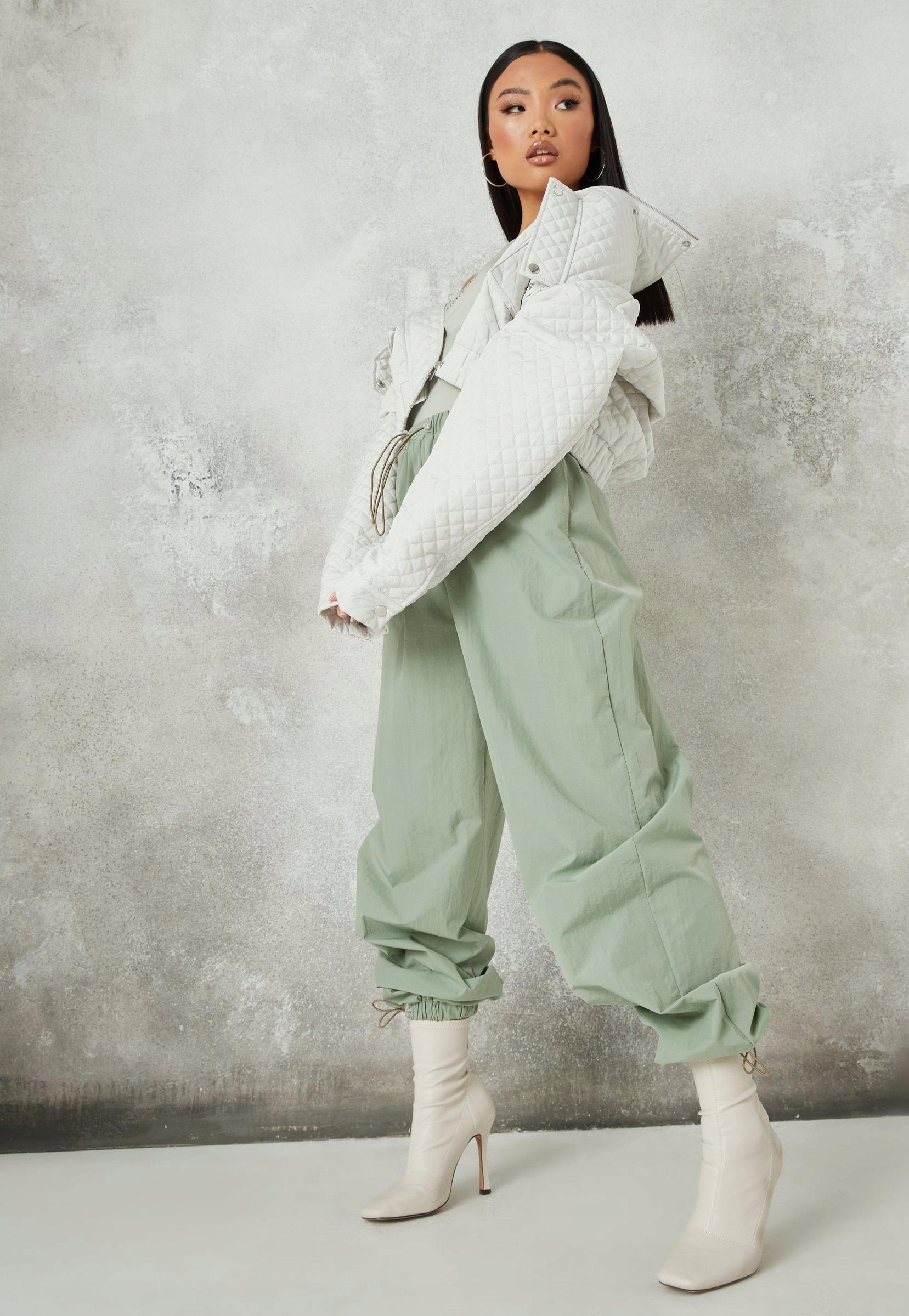 ZIELONE SZAŁWIOWE DOPASOWANE CIENKIE BODY Z NAPISEM MISSGUIDED 30 Rozmiar 3XS i mniejsze