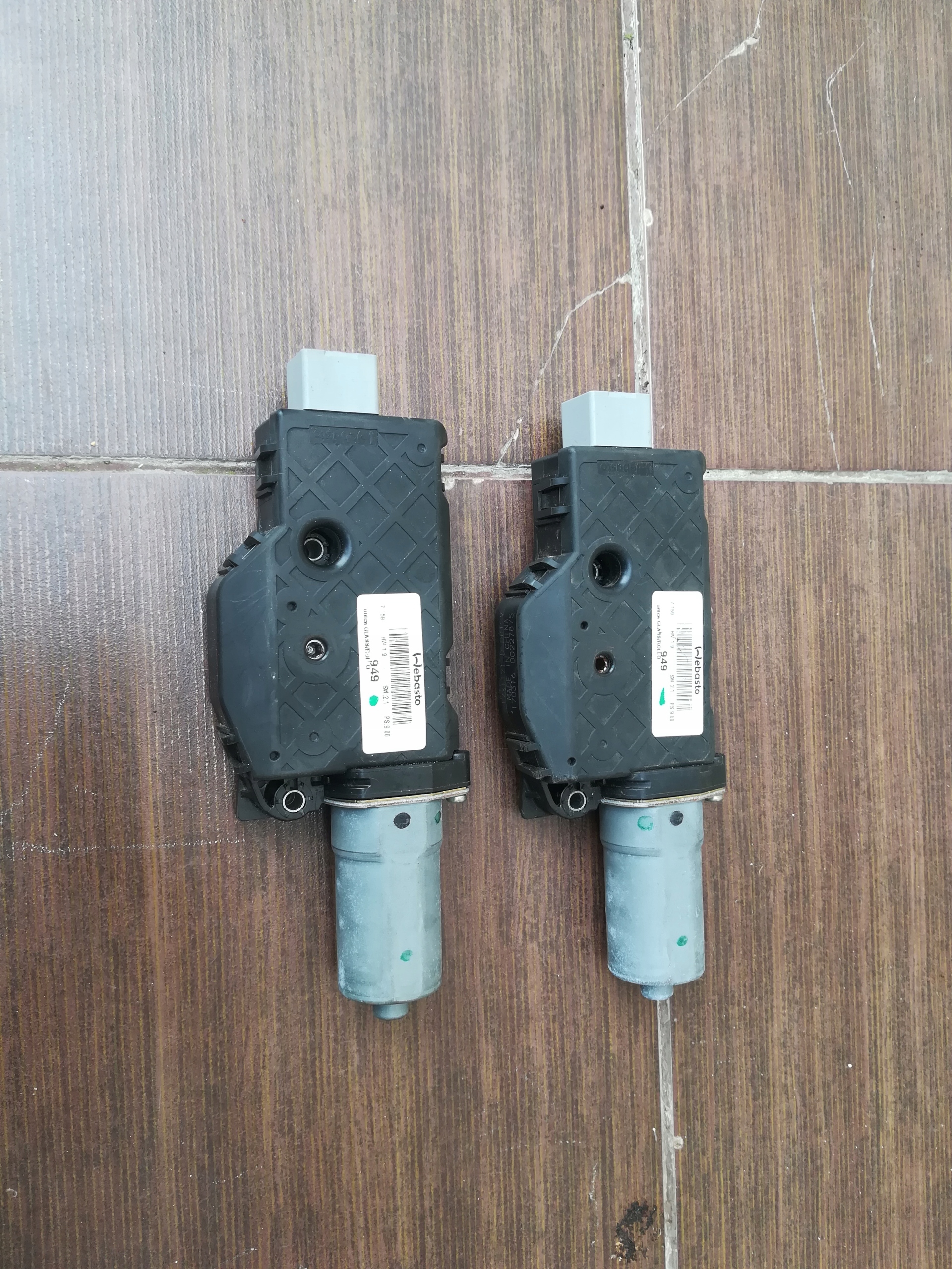 SILNICZEK SZYBERDACHU ALFA ROMEO STELVIO 17- 24