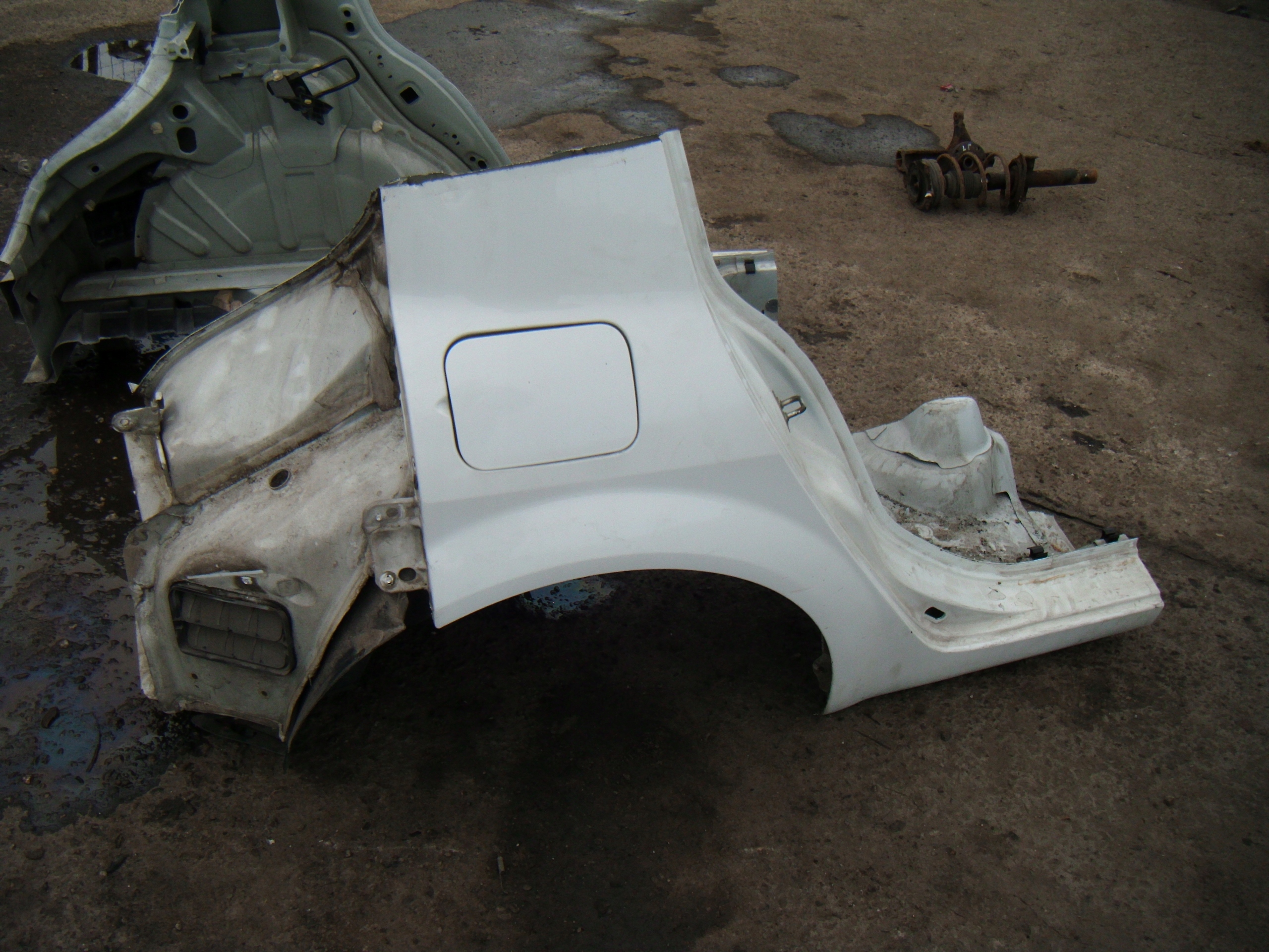 RENAULT MEGANE 2 II 5D HB 02-05 BŁOTNIK ĆWIARTKA PRAWY TYŁ LAK DV369