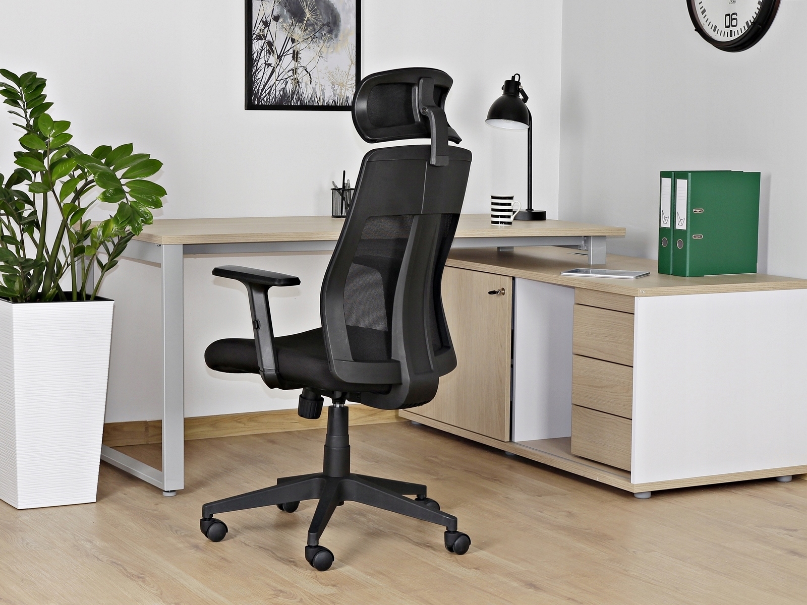 Fotel obrotowy ergonomiczny biurowy Unique Explore Marka Unique