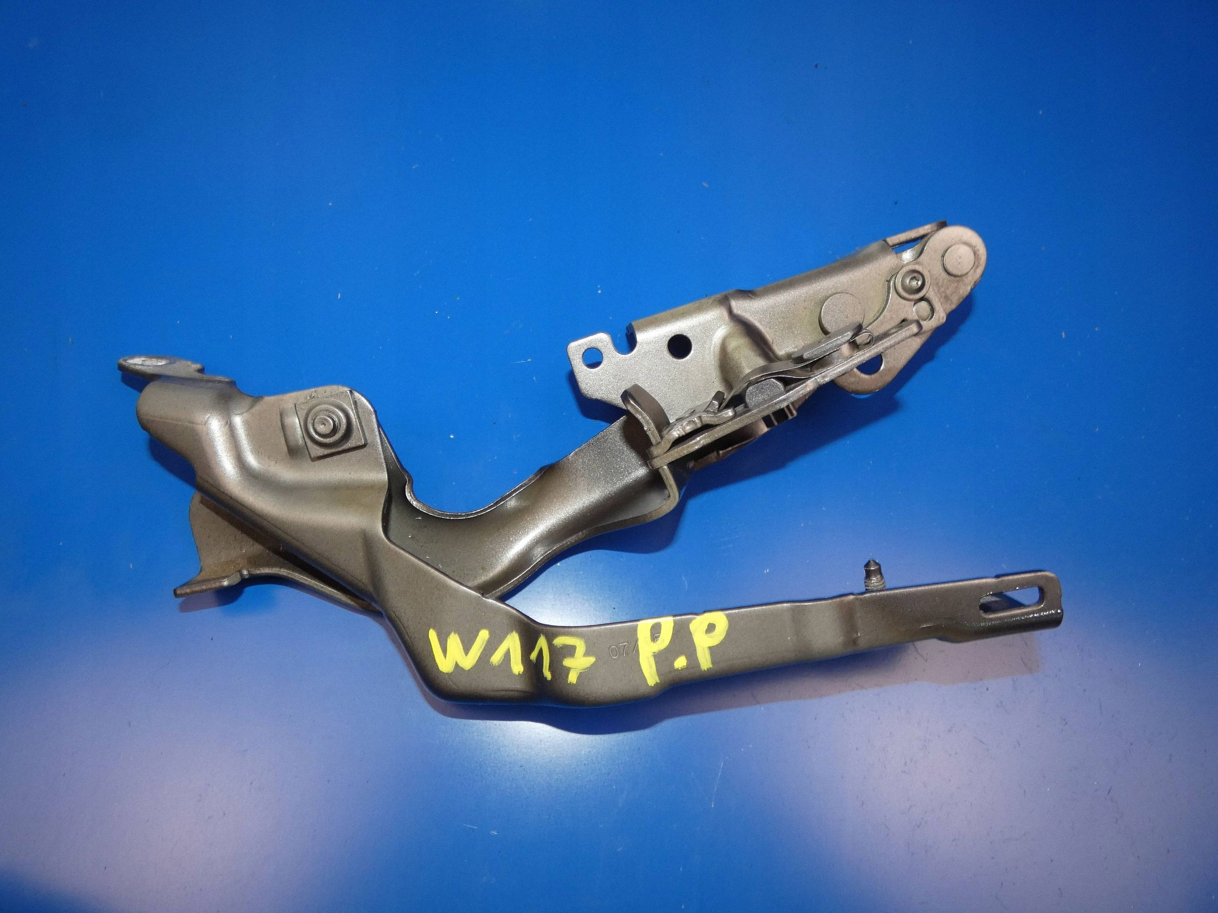 MERCEDES CLA W117 hinge bonnets POKRYWY right front