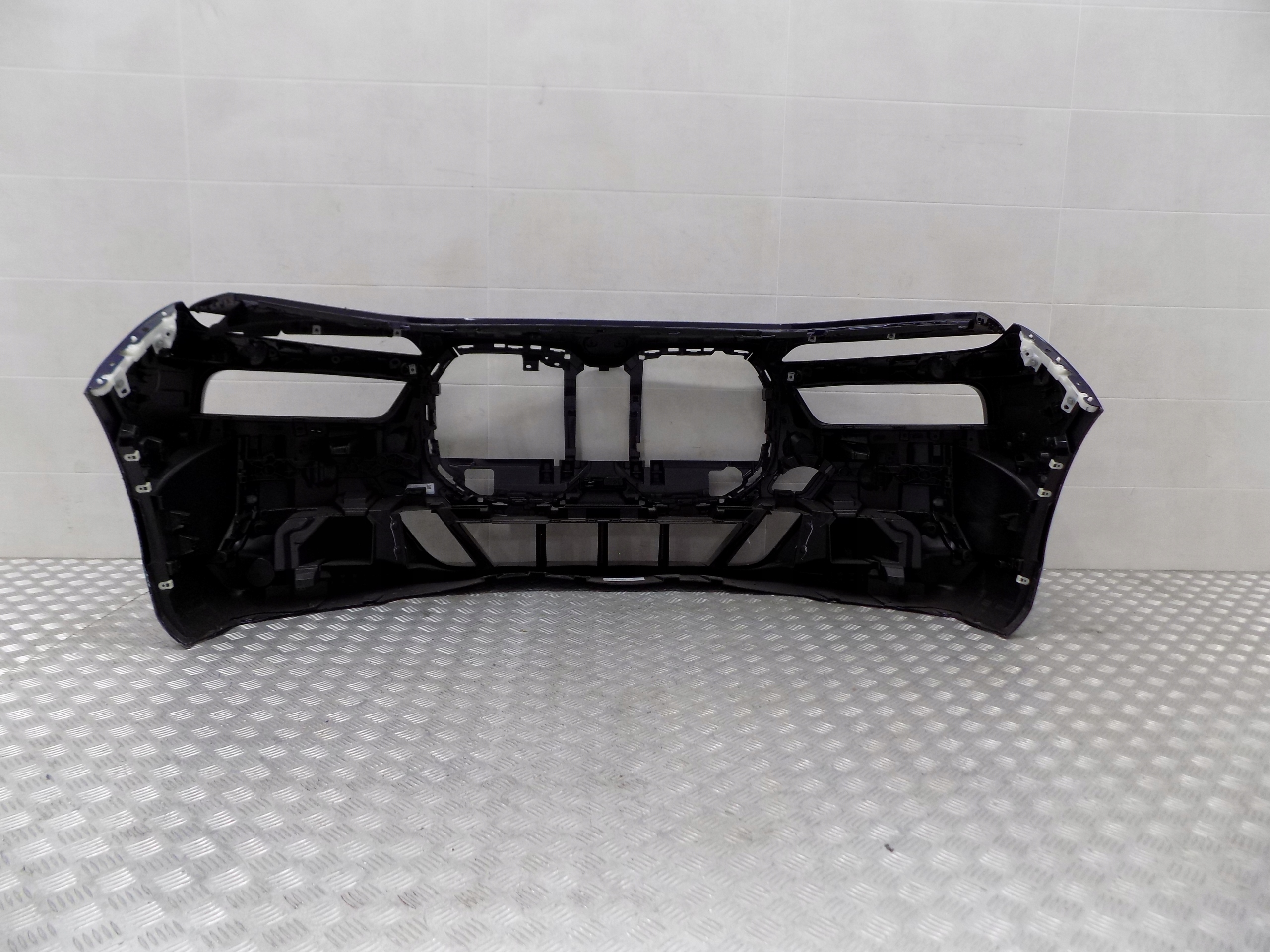 BMW 7 G70 front bumper TANSANITBLAU X10 M-PAK