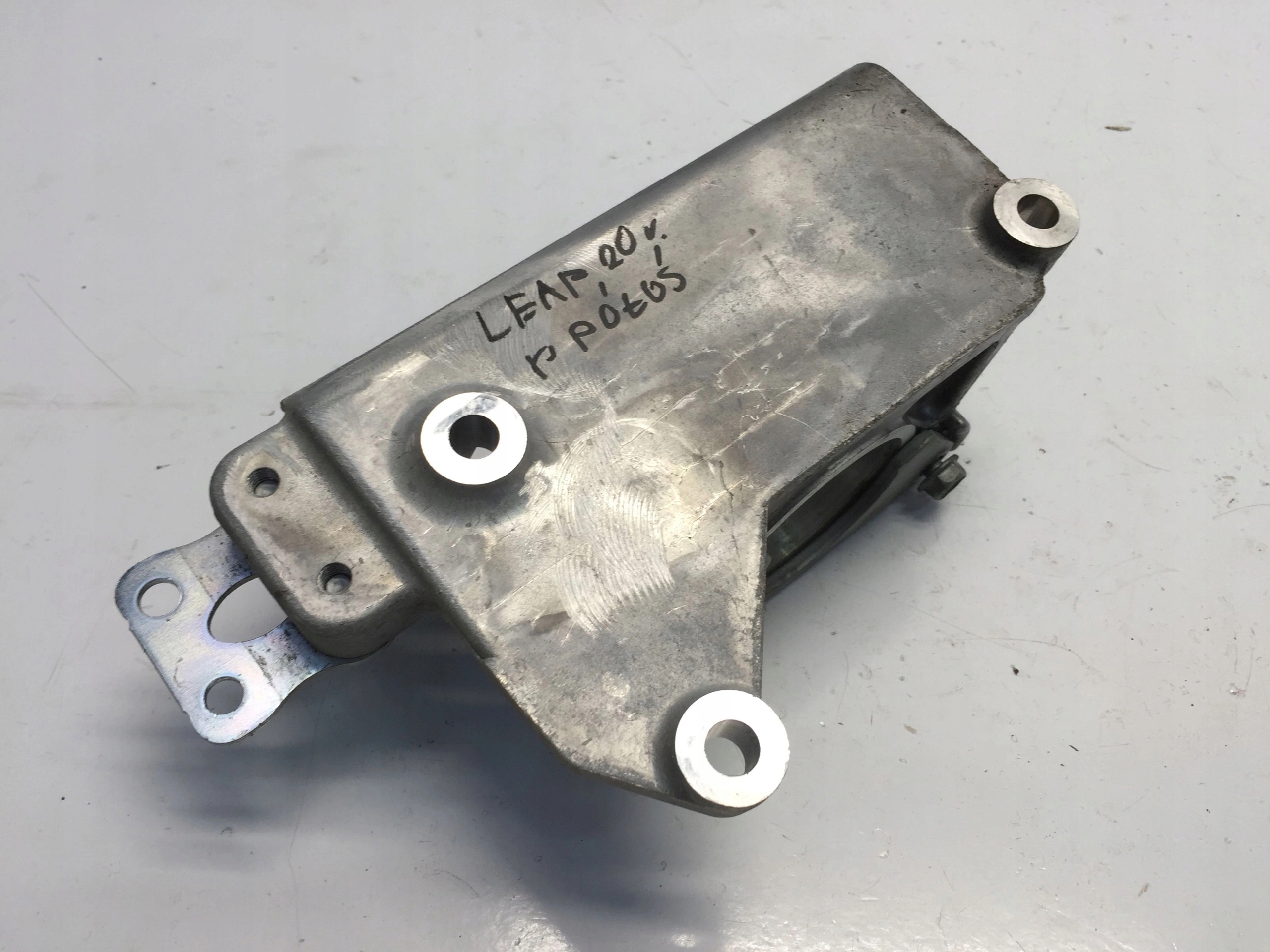 MITSUBISHI L200 V 2 4 MOCOWANIE WSPORNIK POLOSI Engine Type Diesel