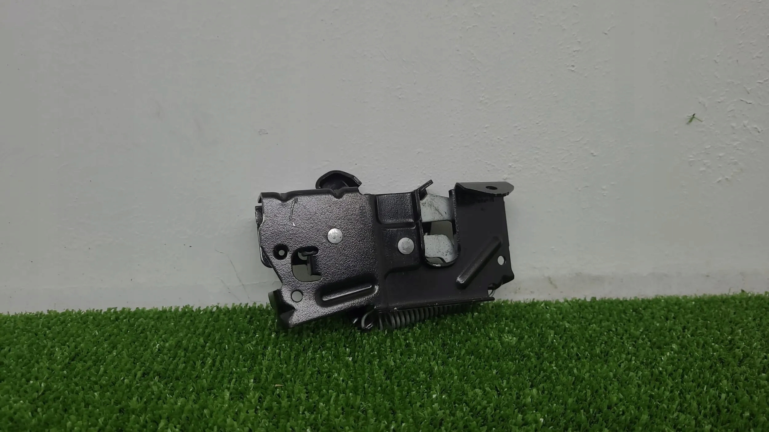 7242549 - Замок капота F20 F30 31 F34 F36 F80 F82 F87 F83 ASO