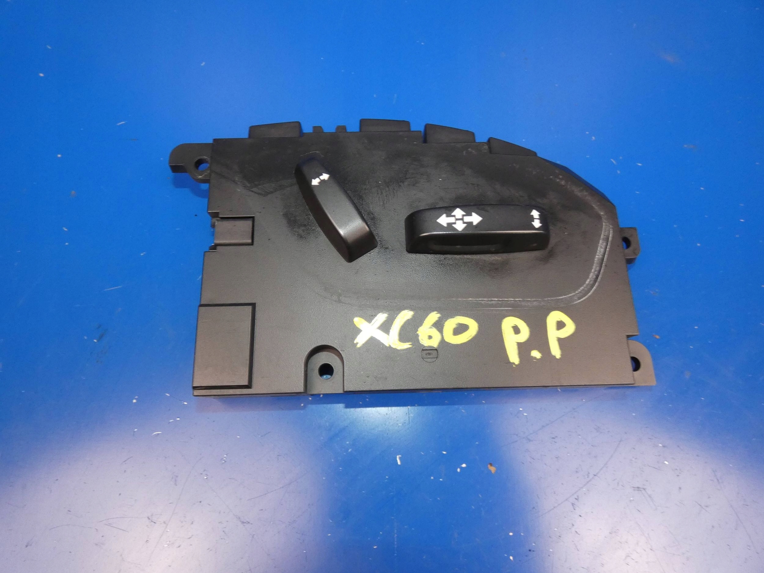 VOLVO XC60 and V60 S60 II PANEL STEROWNIA seat right front