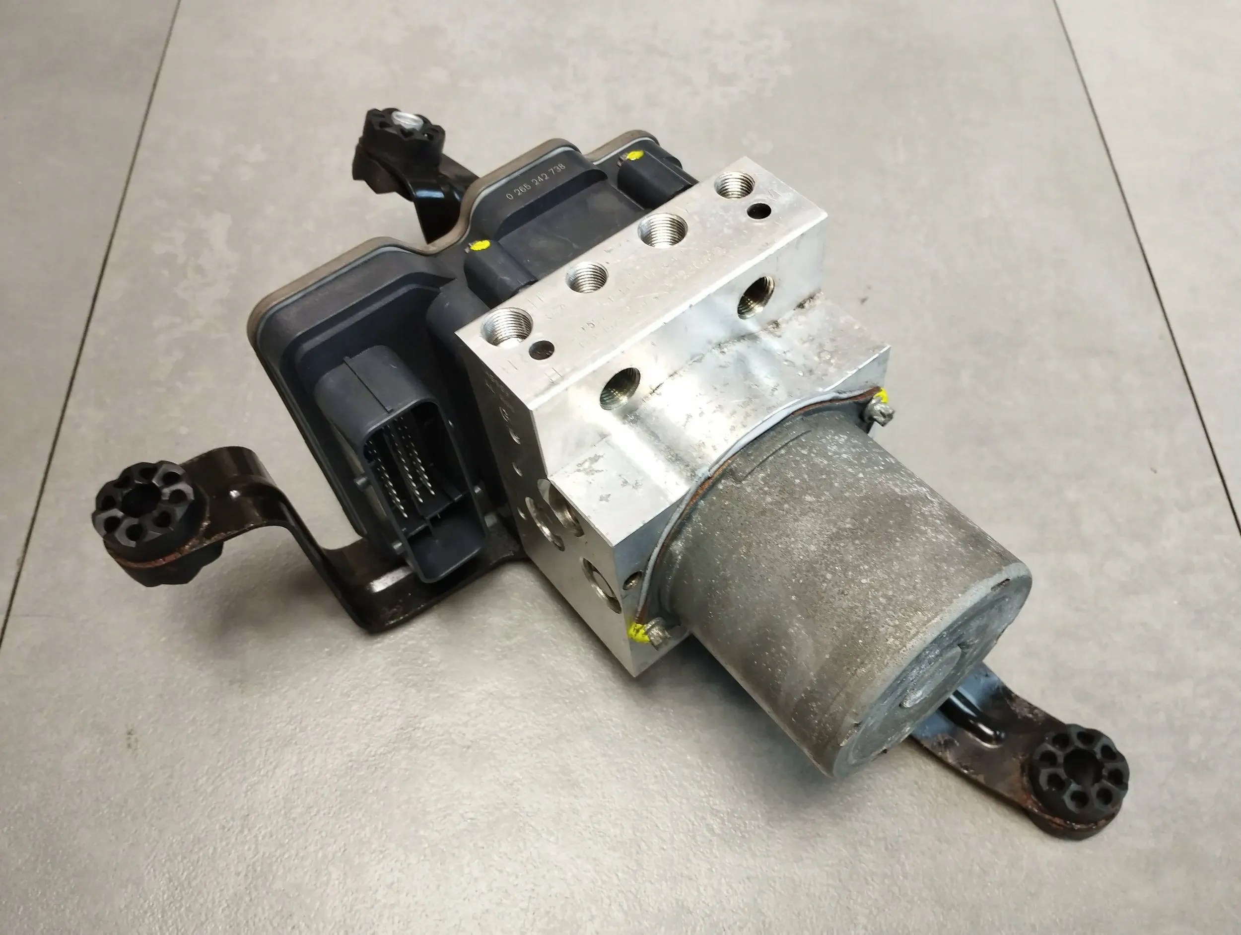 BMW X5 F15 pump control unit abs 6856846