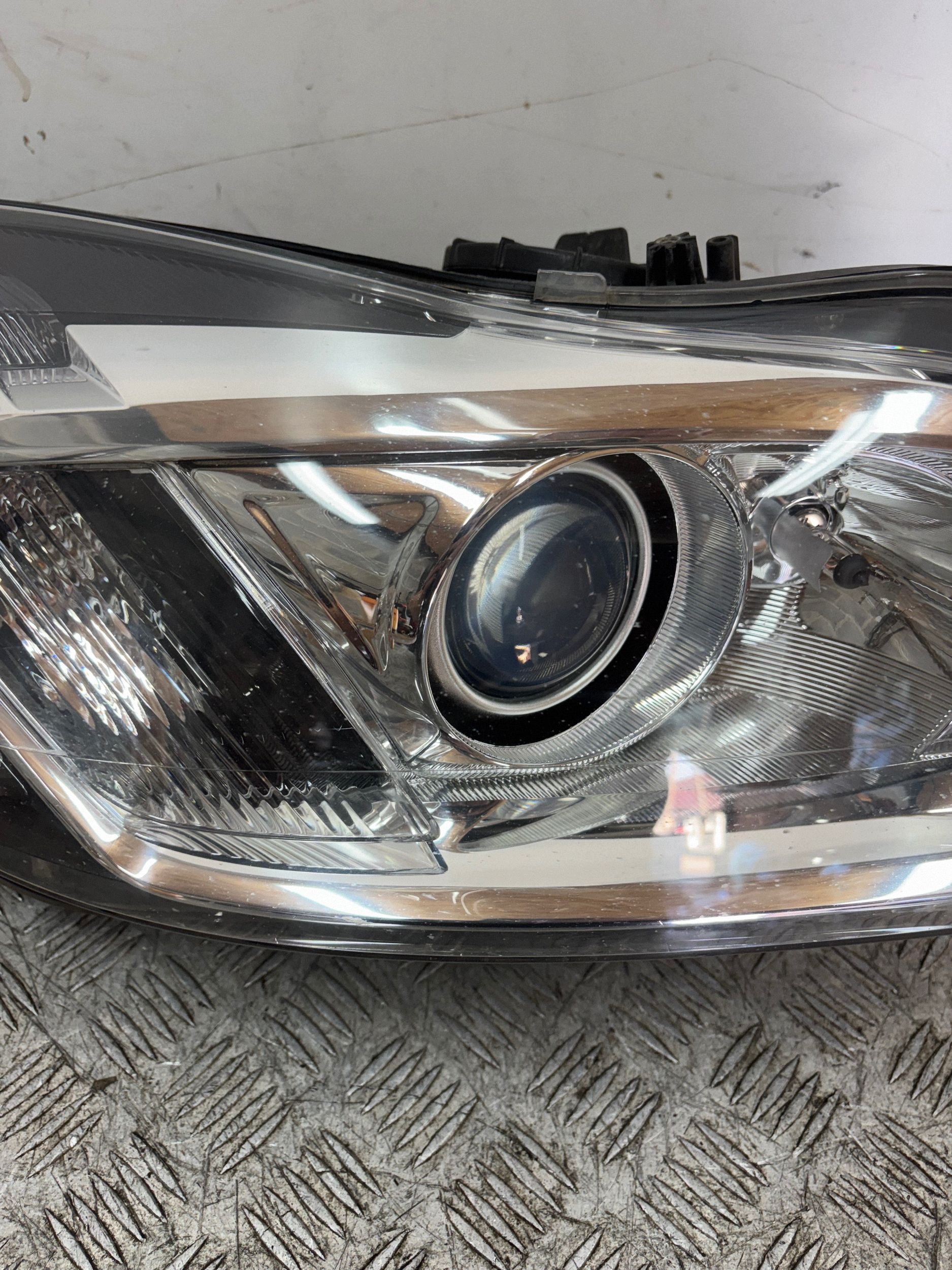 REFLEKTOR light right XENON OPEL INSIGNIA A 13226793