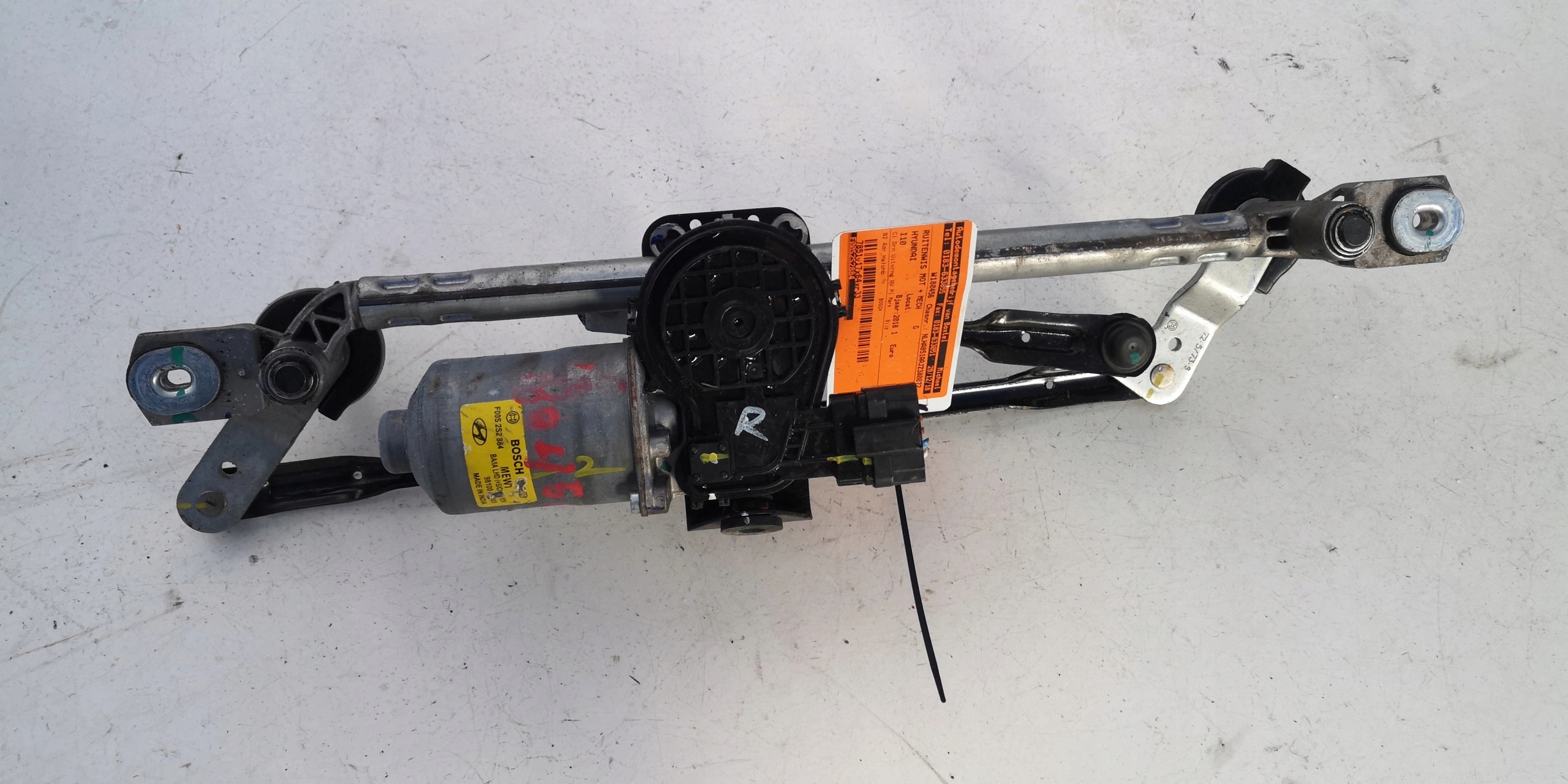 МЕХАНІЗМ СКЛООЧИСНИКА MITSUBISHI SPACE STAR II