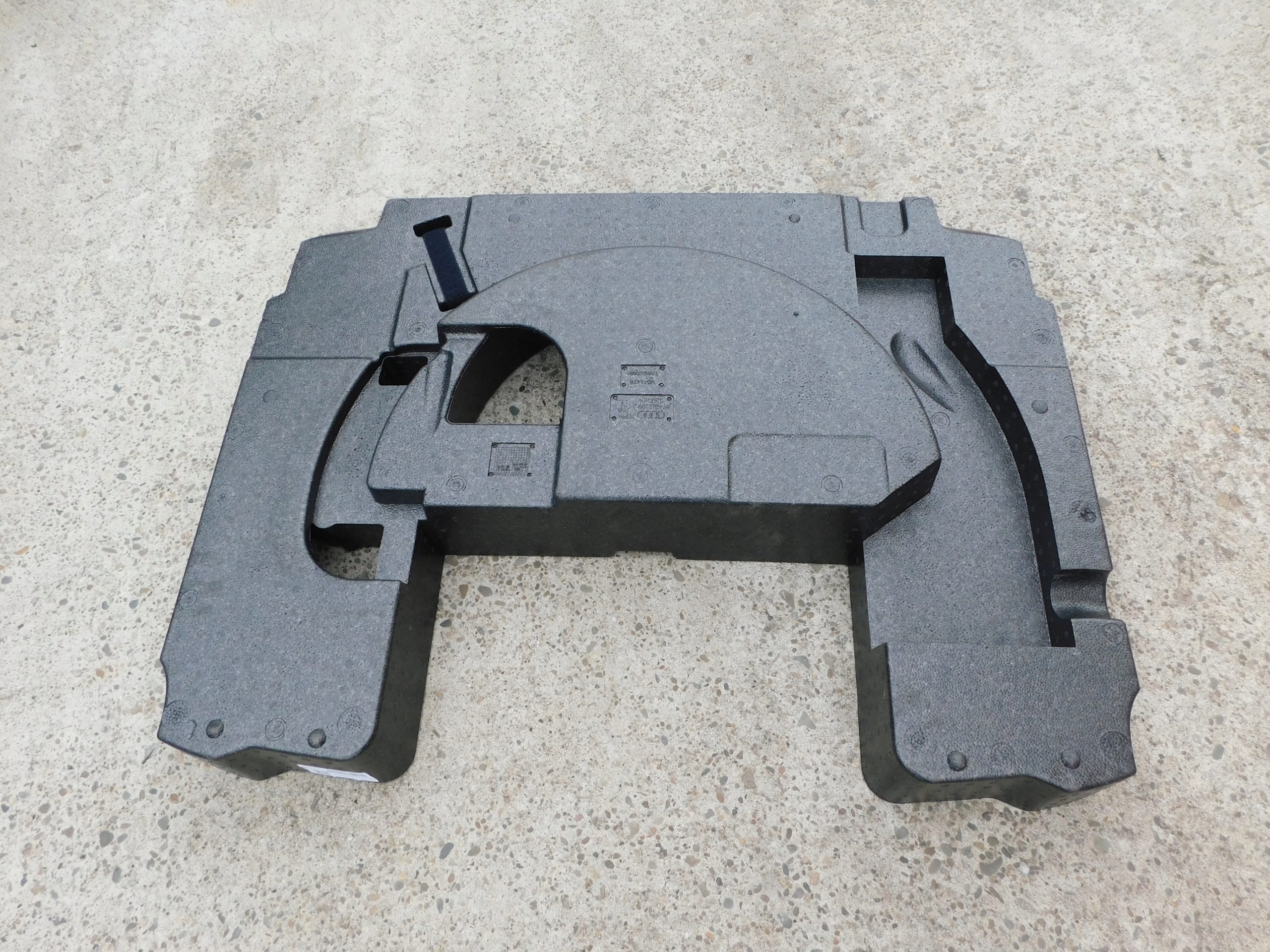 Audi A3 8Y PIANKA polystirene filling boot 8Y4012109J