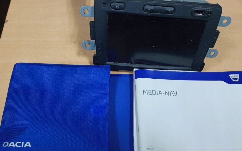 281153855r радио Dacia SANDERO II