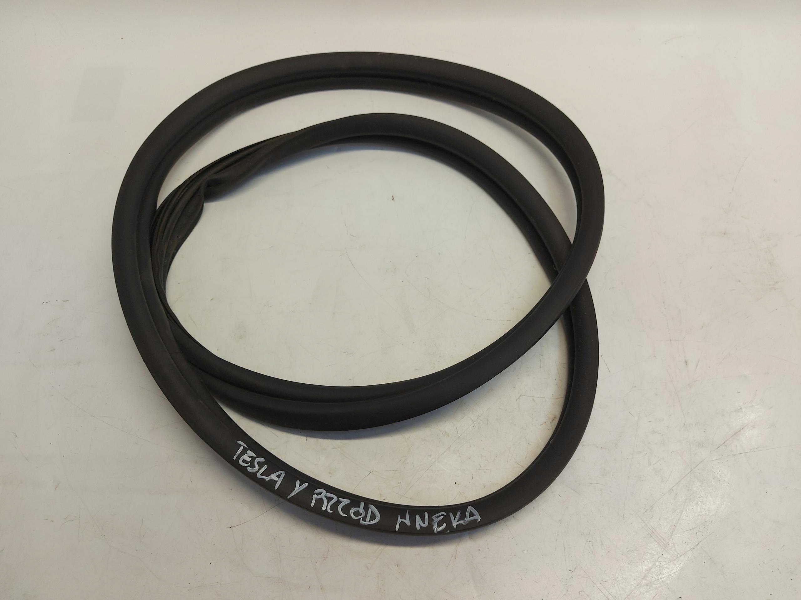 TESLA MODEL Y 2024r gasket front