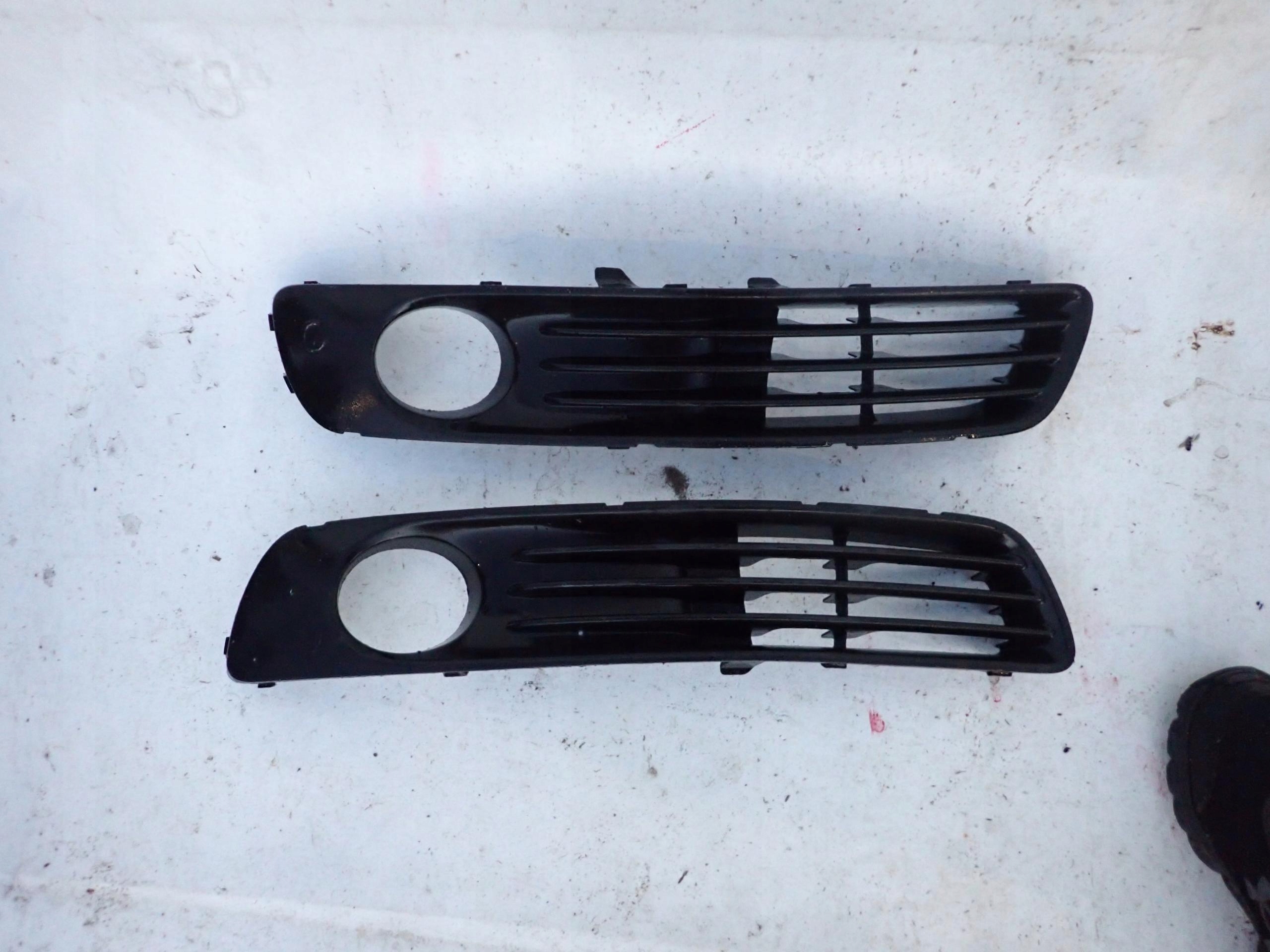 SUBARU LEGACY IV 03- grid of a bumper right front