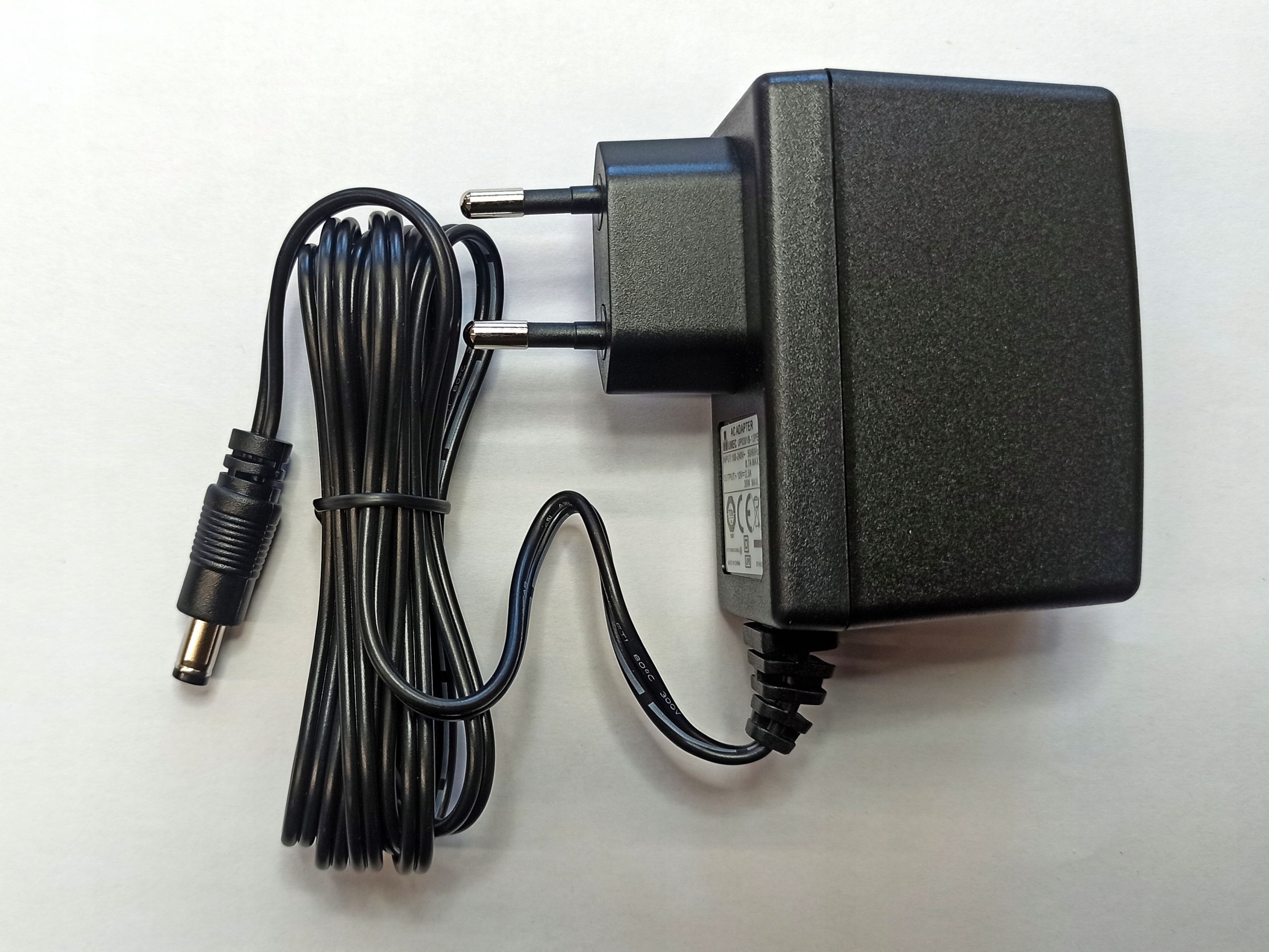 ZASILACZ IMPULSOWY UMEC 12V 2.5A WTYK 2.5x5.5 mm