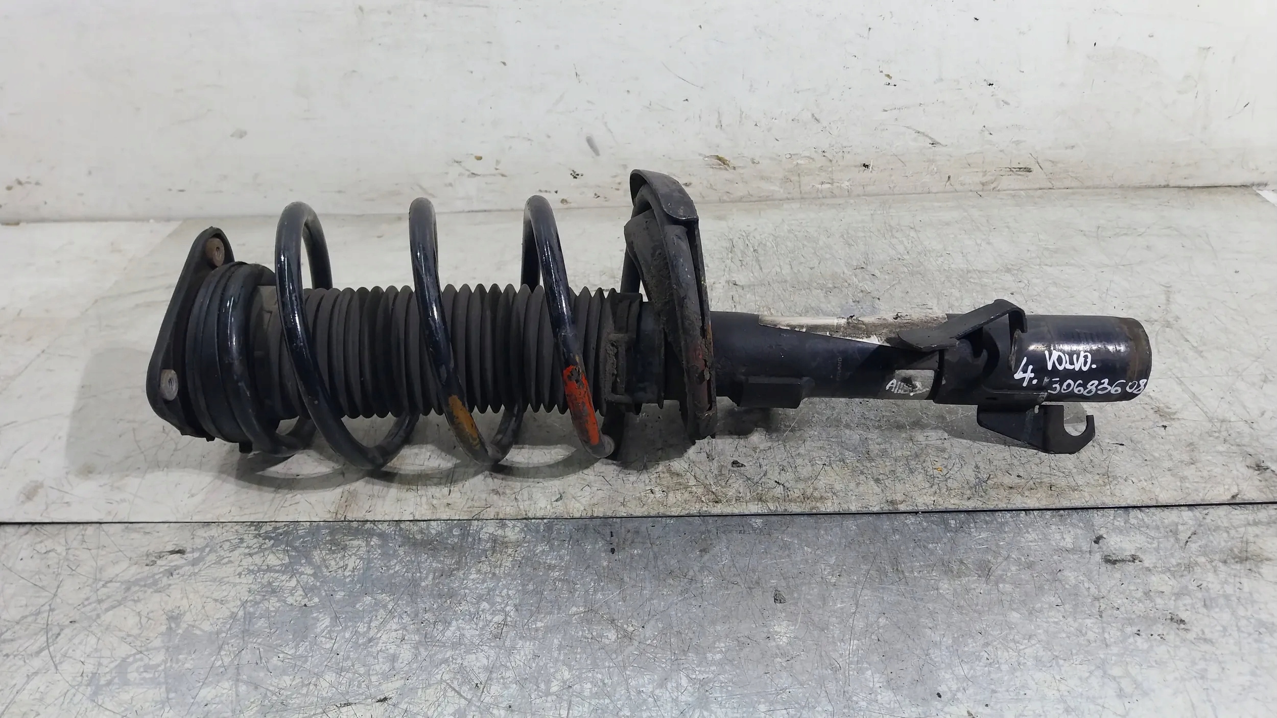 shock absorber front left 30683608 VOLVO C30 C70 II S40 II V50