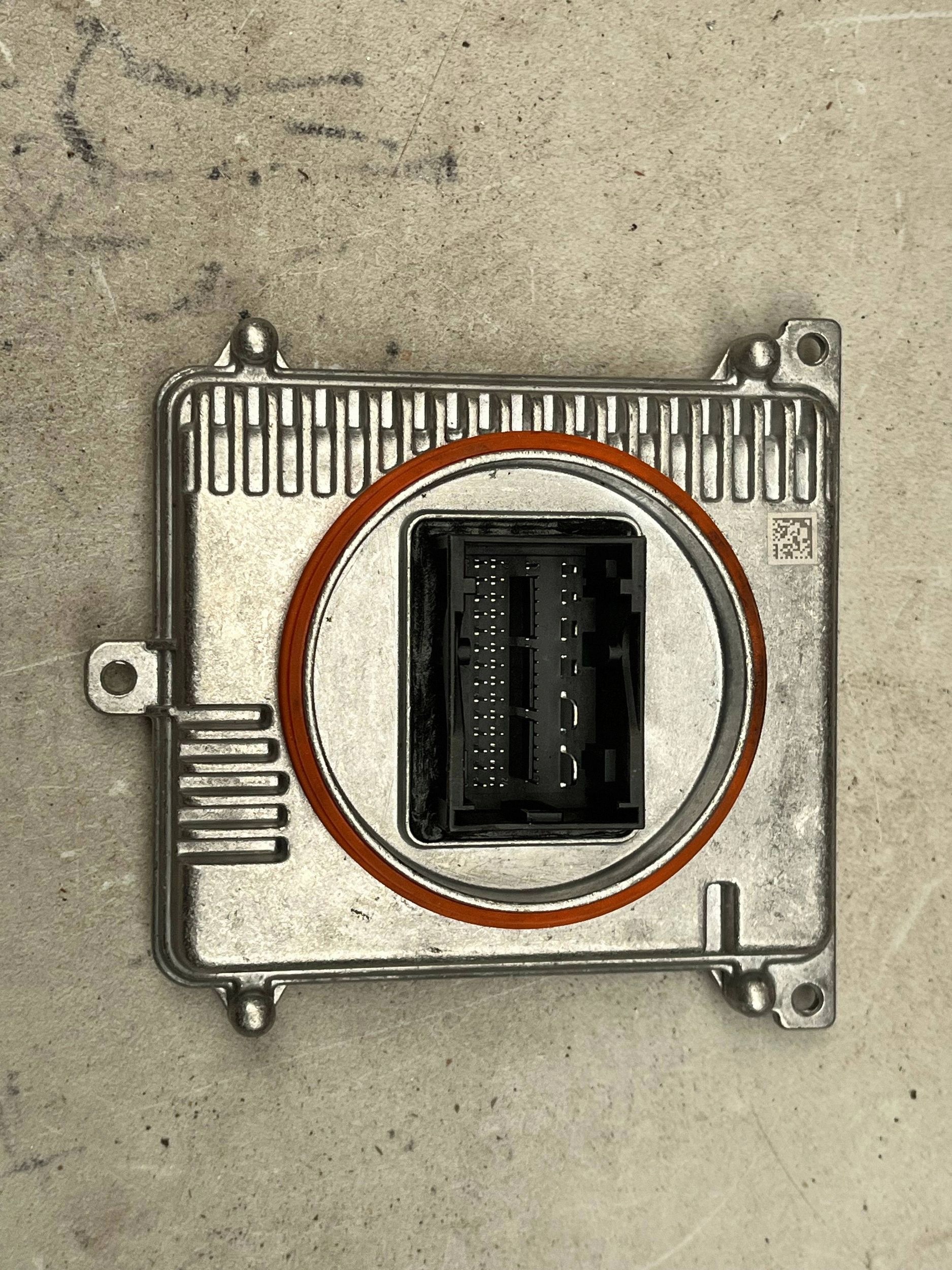 control unit LED REFLEKTORA VOLKSWAGEN PASSAT B8 992941572AH @M