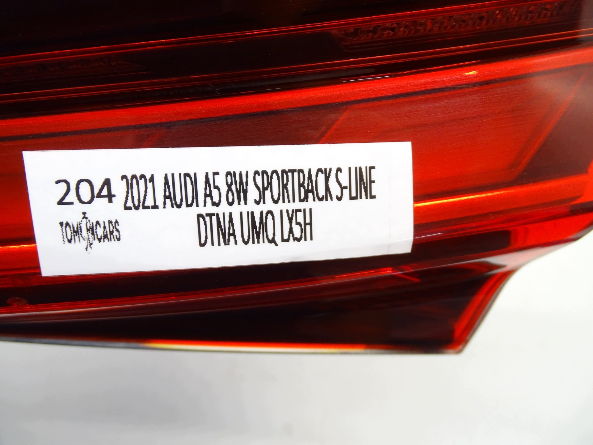 light right rear part to the bonnet AUDI A5 8W MATRIX 8W6945094AA