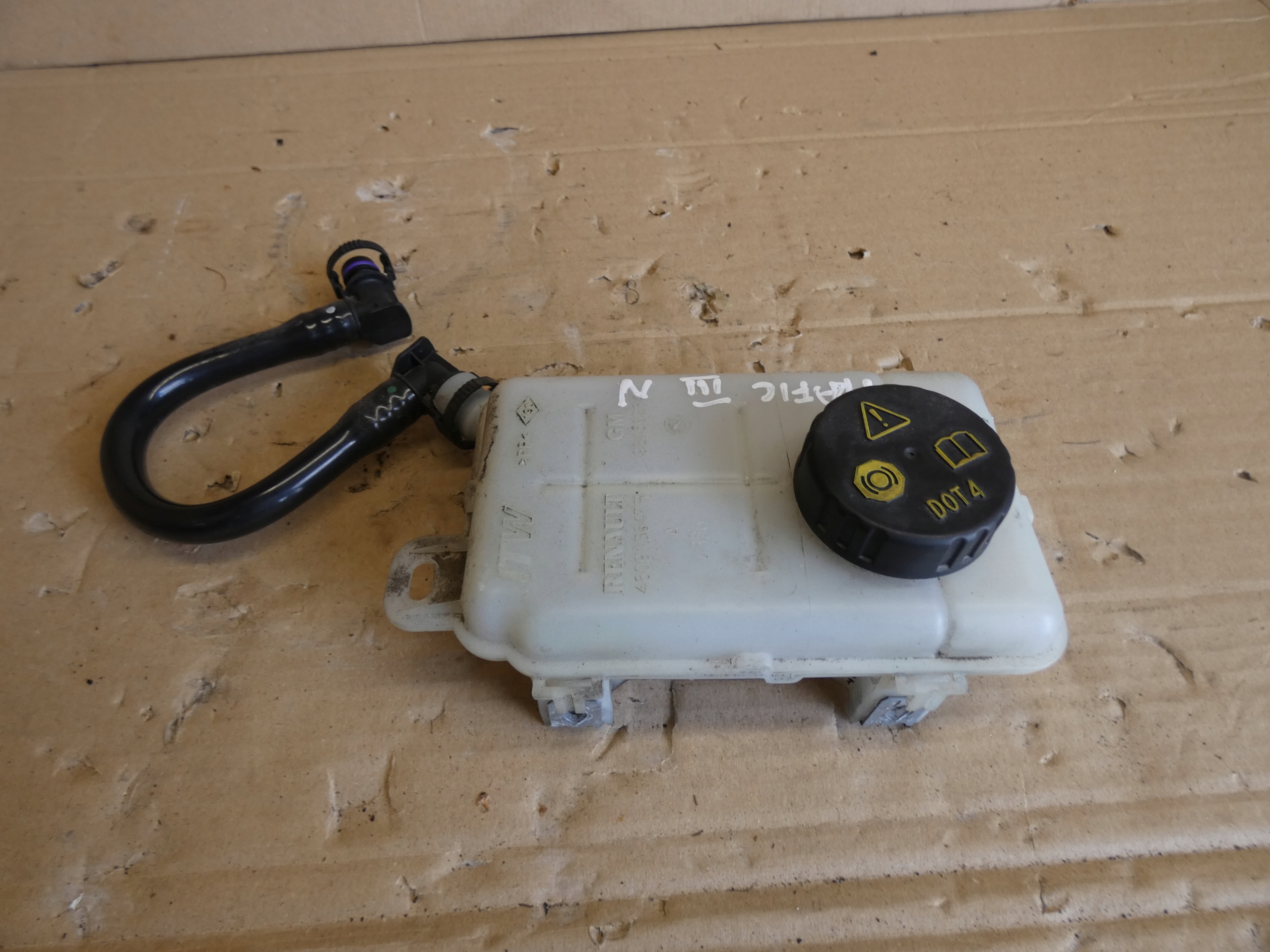 RENAULT TRAFIC III Behälter des Gasses Brems- 460913647R