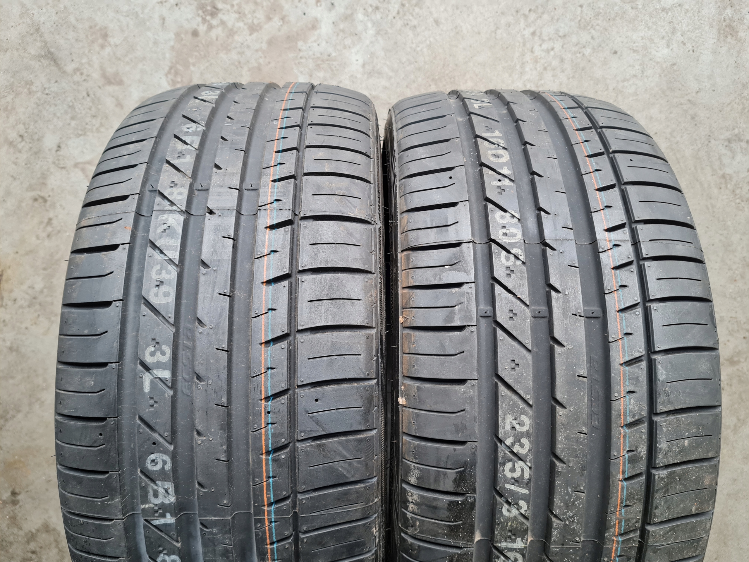 2x Kumho Ecsta Le Sport KU39 235/35R19 2022 Nové