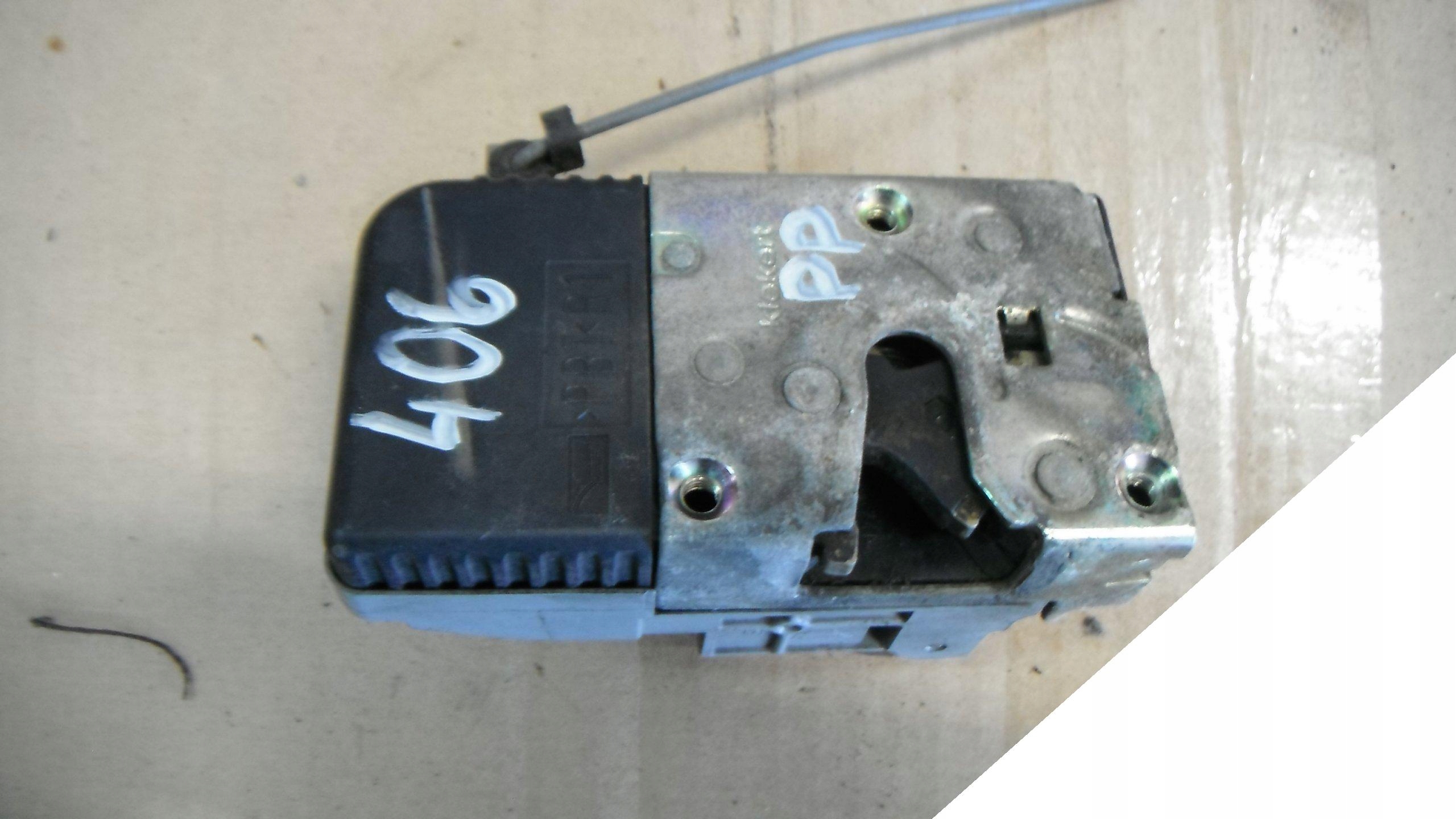 PEUGEOT 406 95- ZAMEK PRAWY PRZEDNI 9 PIN