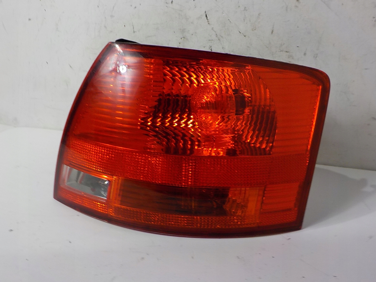 AUDI A4 B7 KOMBI light right rear part rear 4B9419091P