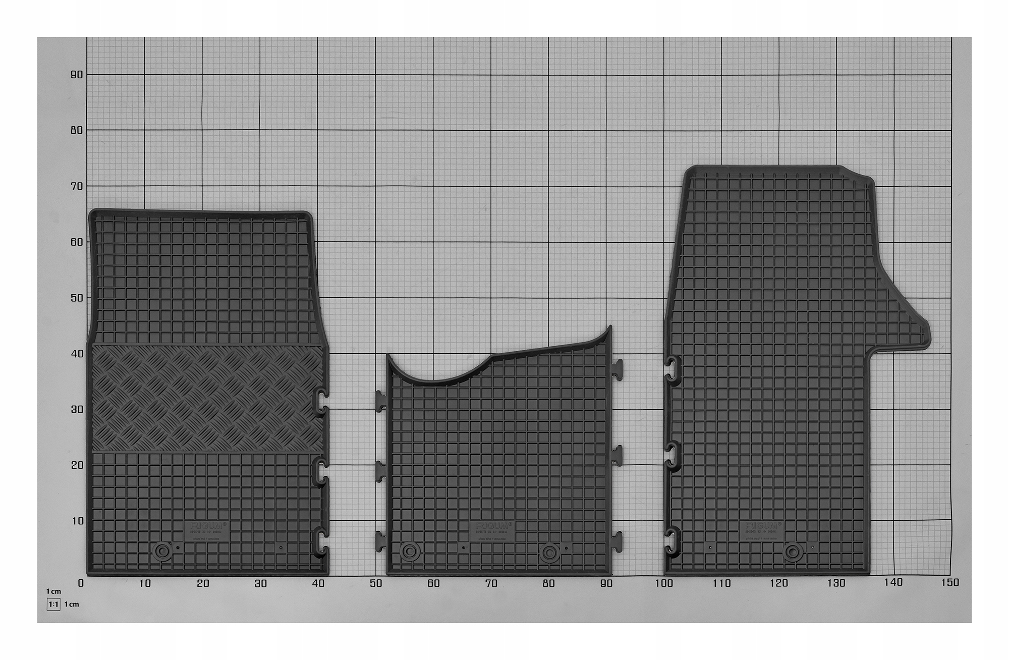 Dywaniki Renault Trafic 3rzędy bez nawiewu od 2014-/od 2021- Kolor czarny