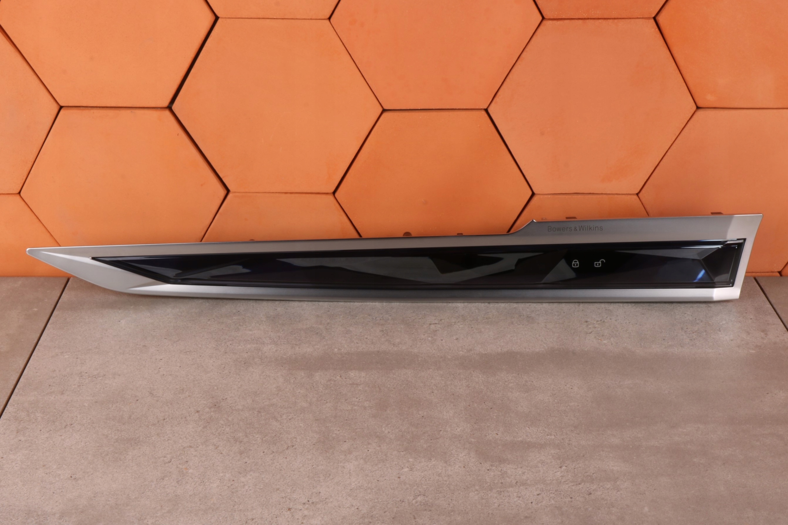BMW 7 G70 PANEL DOTYKOWY door moulding left front BOWERS SZKLO 5A9BF09