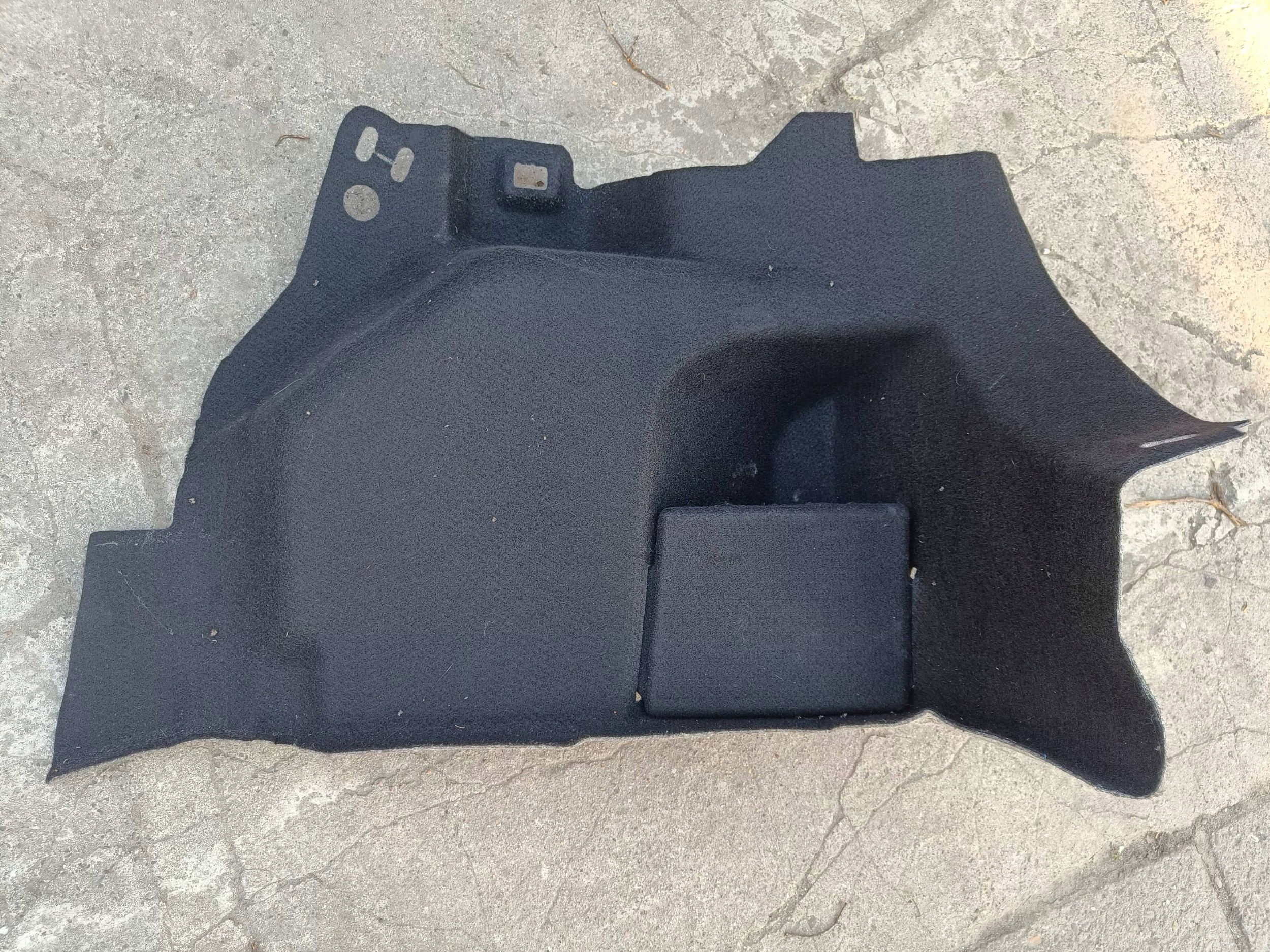 Ford Fiesta MK7 LIFT 2016 rear part side right side / upholstery / boot